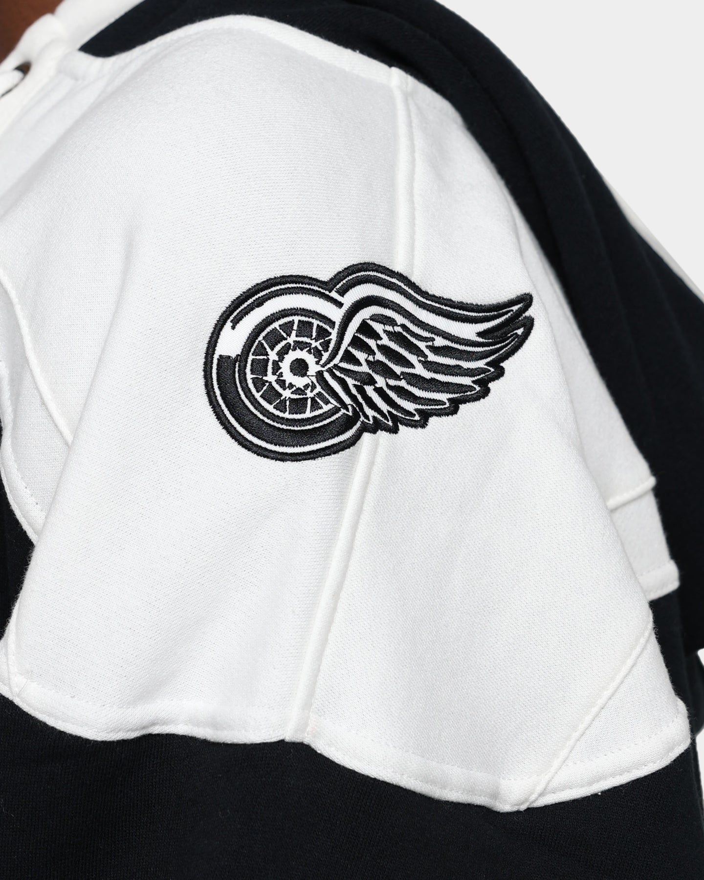 47 Brand Detroit Red Wings Superior Lacer Hoodie - Men's Black NHL Team Pullover Sweatshirt for Game Day & Casual Wear