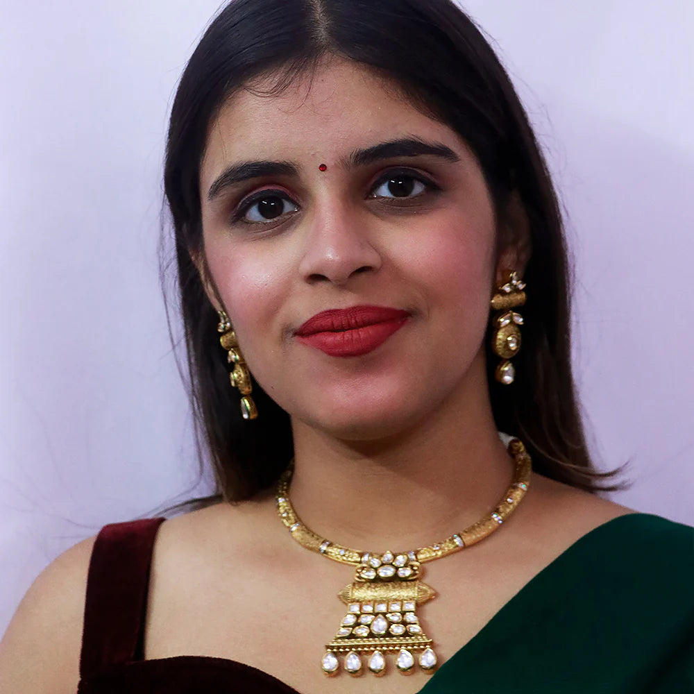 Exquisite Gold Plated Royal Kundan Necklace (D555) - Elegant Indian Jewelry for Weddings, Parties & Special Occasions