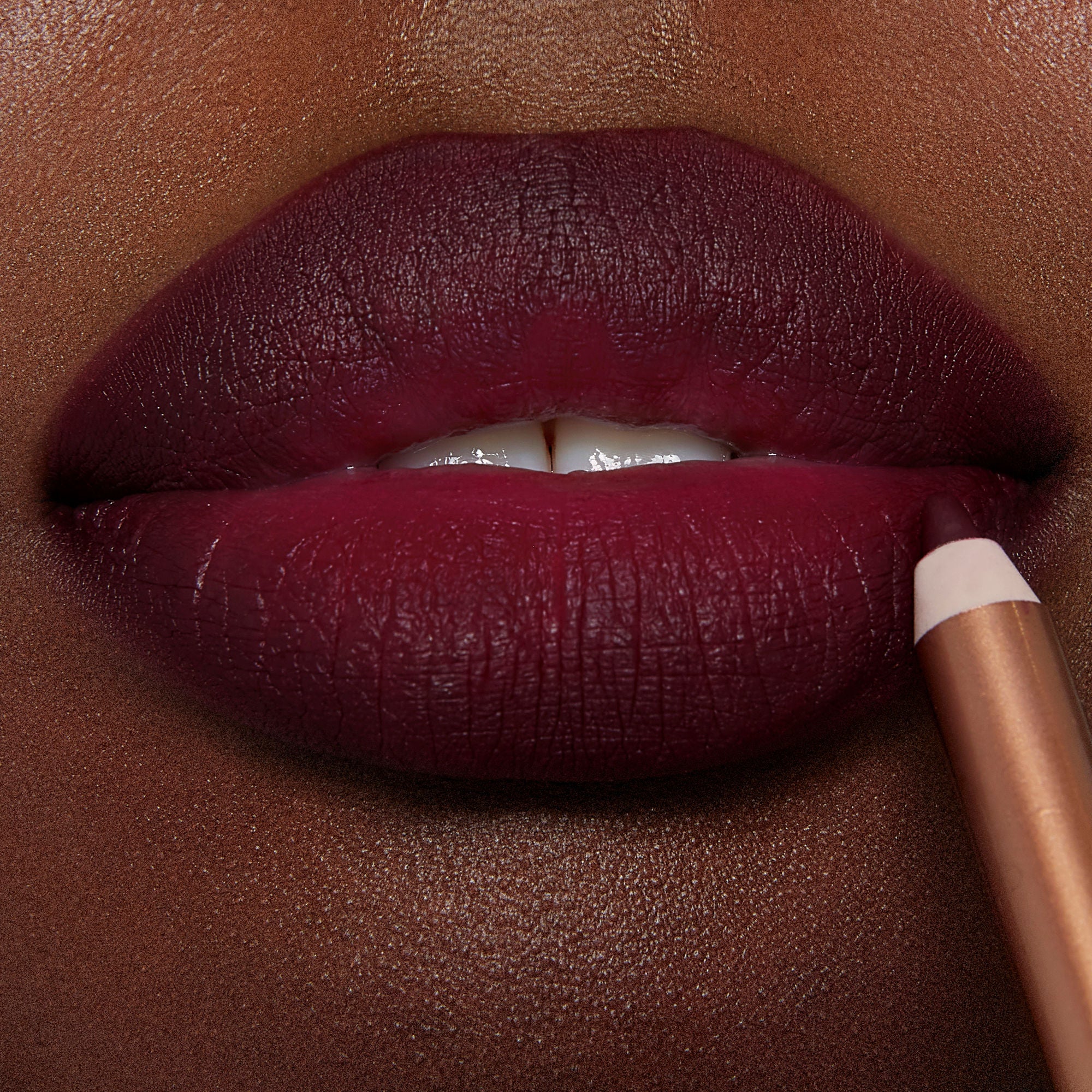 Charlotte Tilbury Lip Cheat Lip Liner - Long-Lasting, Smudge-Proof Lip Pencil for Precise Definition & Fuller Lips | Perfect for Everyday Wear, Date Night & Special Occasions