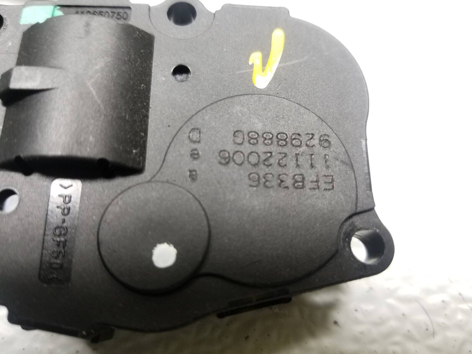 06-11 Mercedes ML500 HVAC AC Heater Climate Control Flap Motor OEM Replacement Part - Perfect for AC Repair & Climate System Maintenance