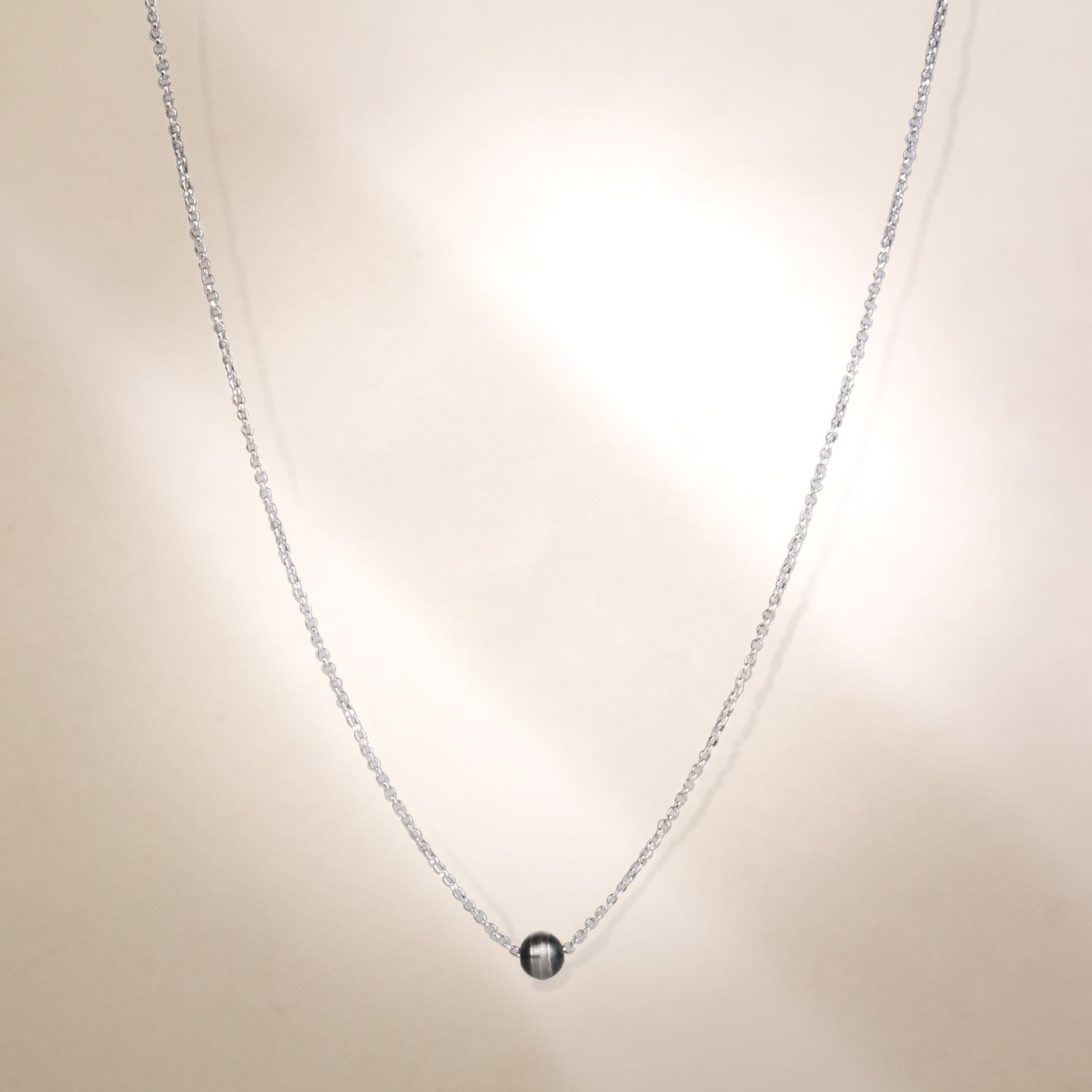 Elegant Desert Blossom Single Pearl Necklace for Women - Perfect for Weddings, Date Nights & Special Occasions