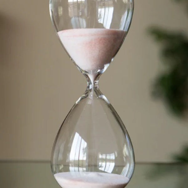 Premium 50-Minute Chechen Hourglass with Metal Spindles - Perfect for Meditation, Yoga, and Time Management in Home or Office