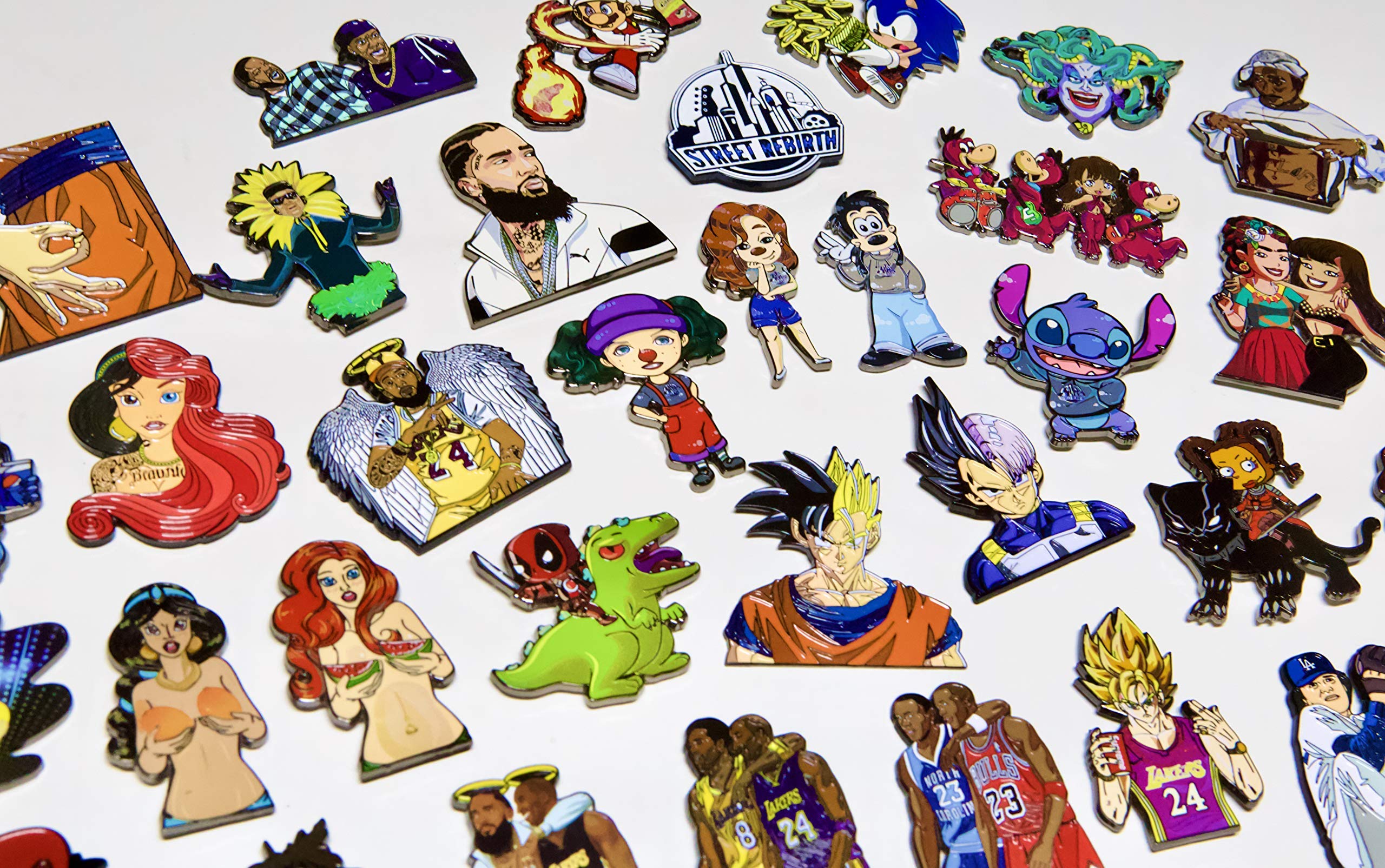 Hooters Enamel Pin - 2 Inch Zinc Alloy Lapel Pin - Funny & Sexy 90s Cartoon Movie Badge - Anime & Goofy Collectible Pins - Perfect for Jackets, Backpacks & Hat Decorations