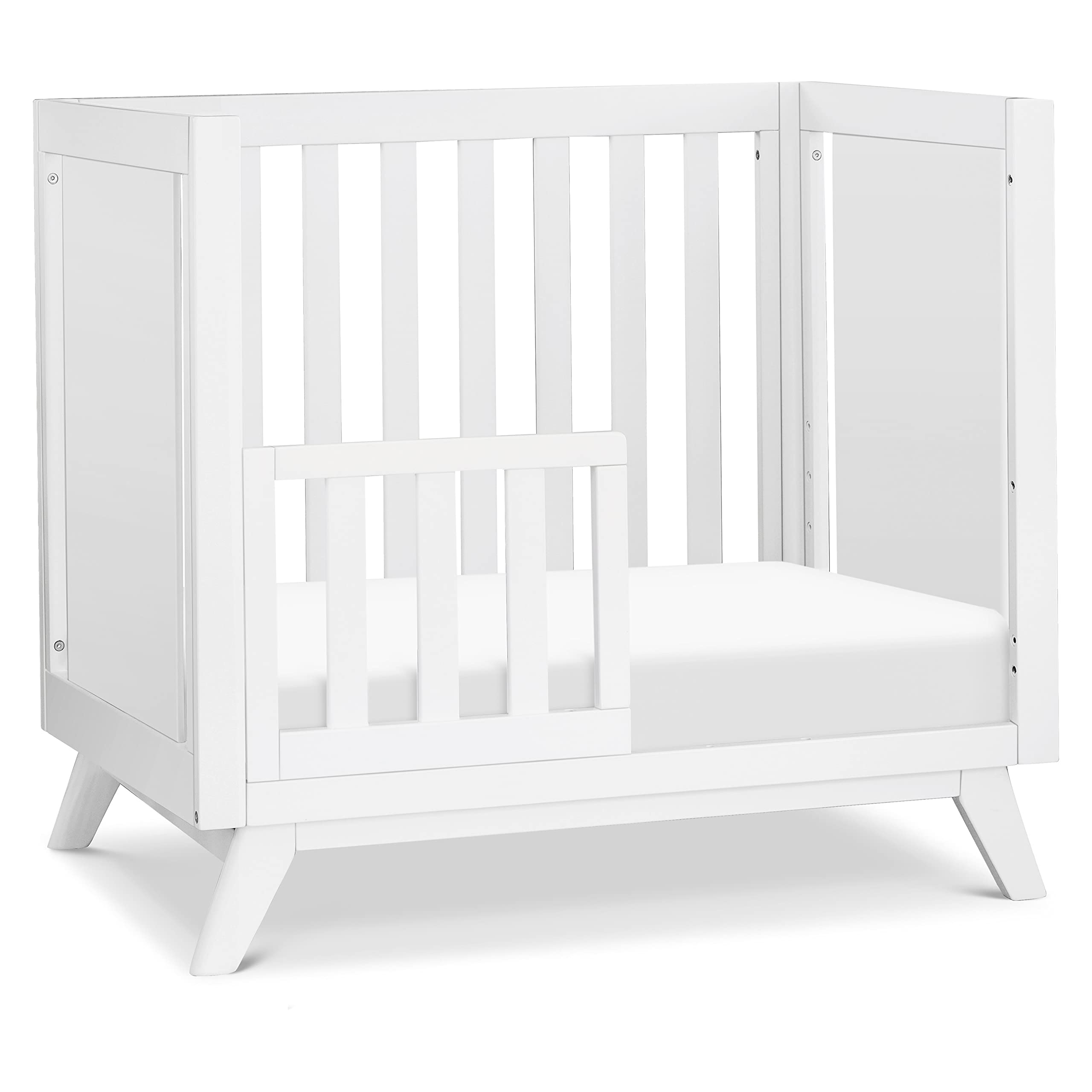 DaVinci Otto 3-in-1 Convertible Mini Crib with 4