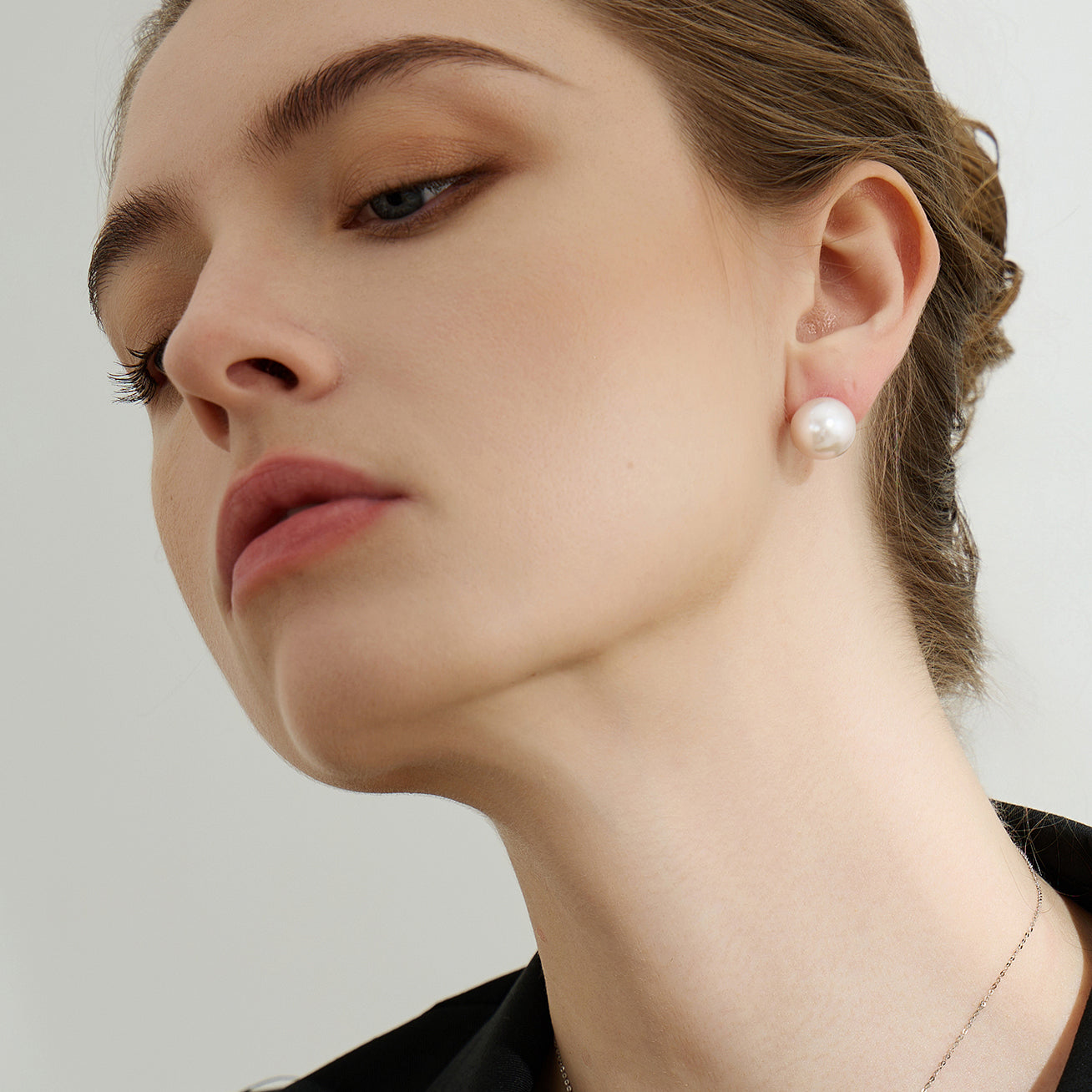 18K Gold Plated Edison Pearl Stud Earrings for Women - Classic Elegant Jewelry Gift for Birthday, Anniversary & Special Occasions