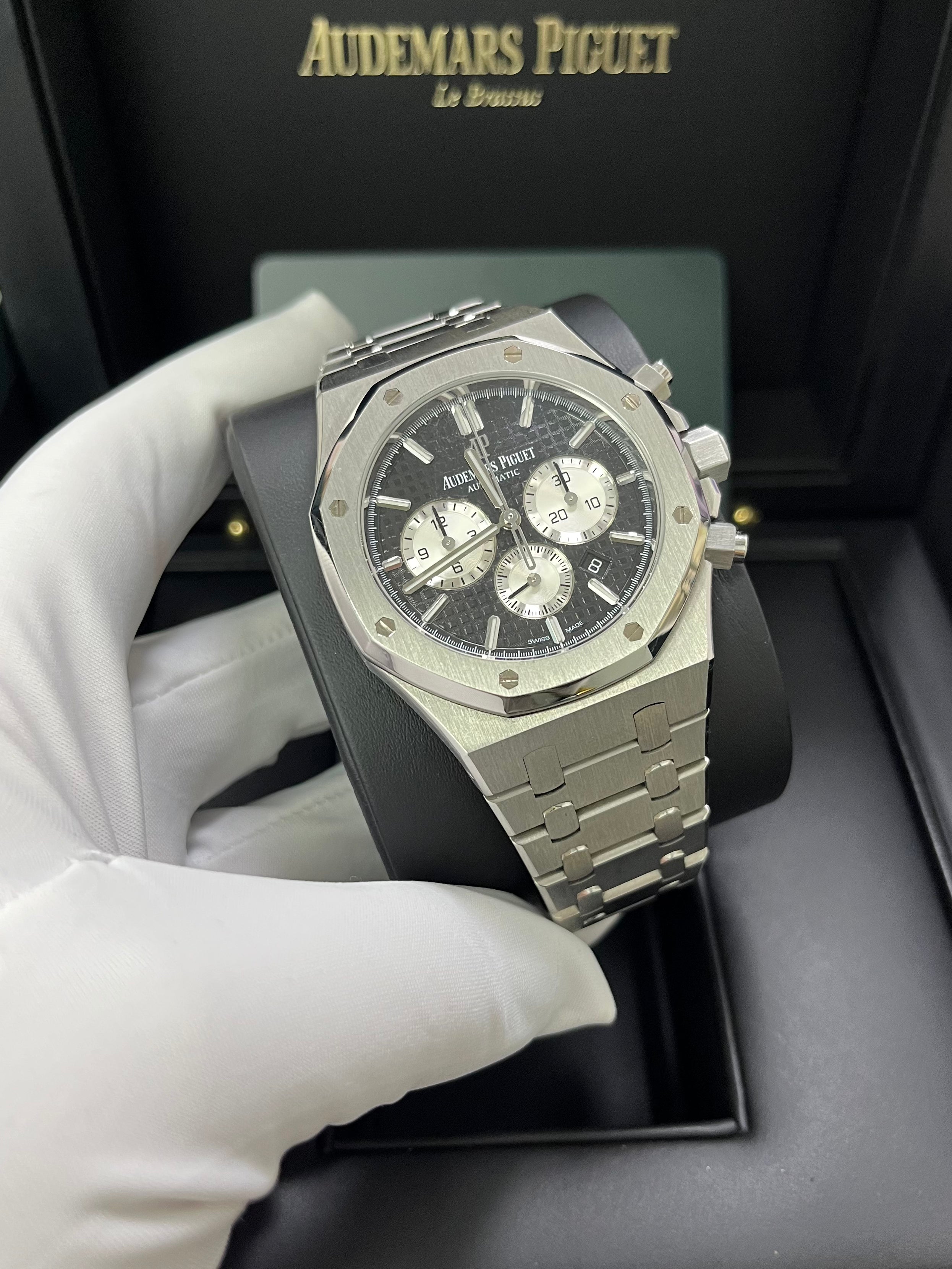 Audemars Piguet Royal Oak Selfwinding Chronograph Stainless Steel Watch - Black Dial with White Sub Dials (Ref#26331ST.OO.1220ST.02) | Luxury Sports Watch for Men, Perfect for Business Meetings & Formal Events
