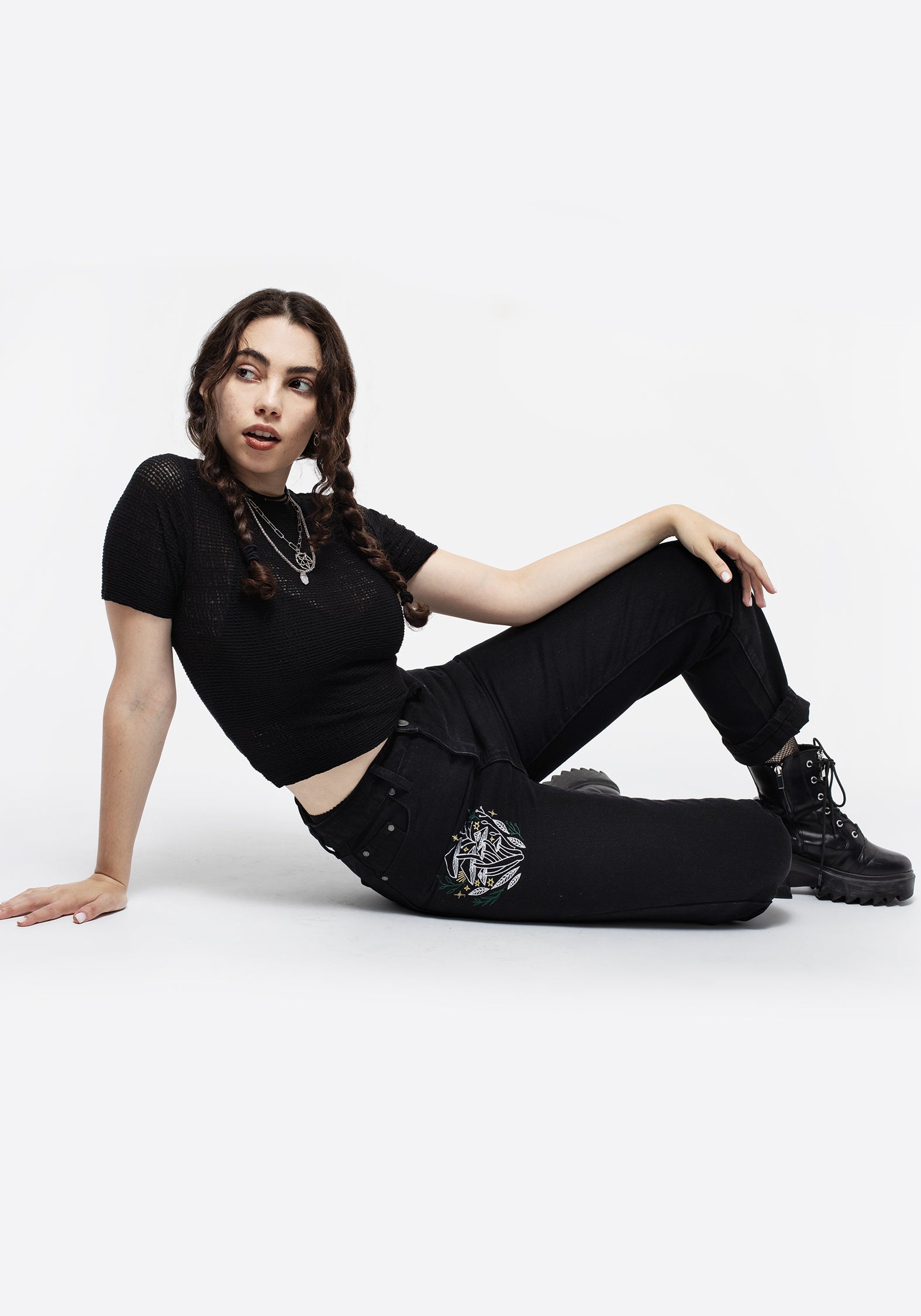 Vintage High Waist Mycena Mushroom Embroidered Mom Jeans for Women - Retro Distressed Denim Pants for Casual Wear & Boho Fashion
