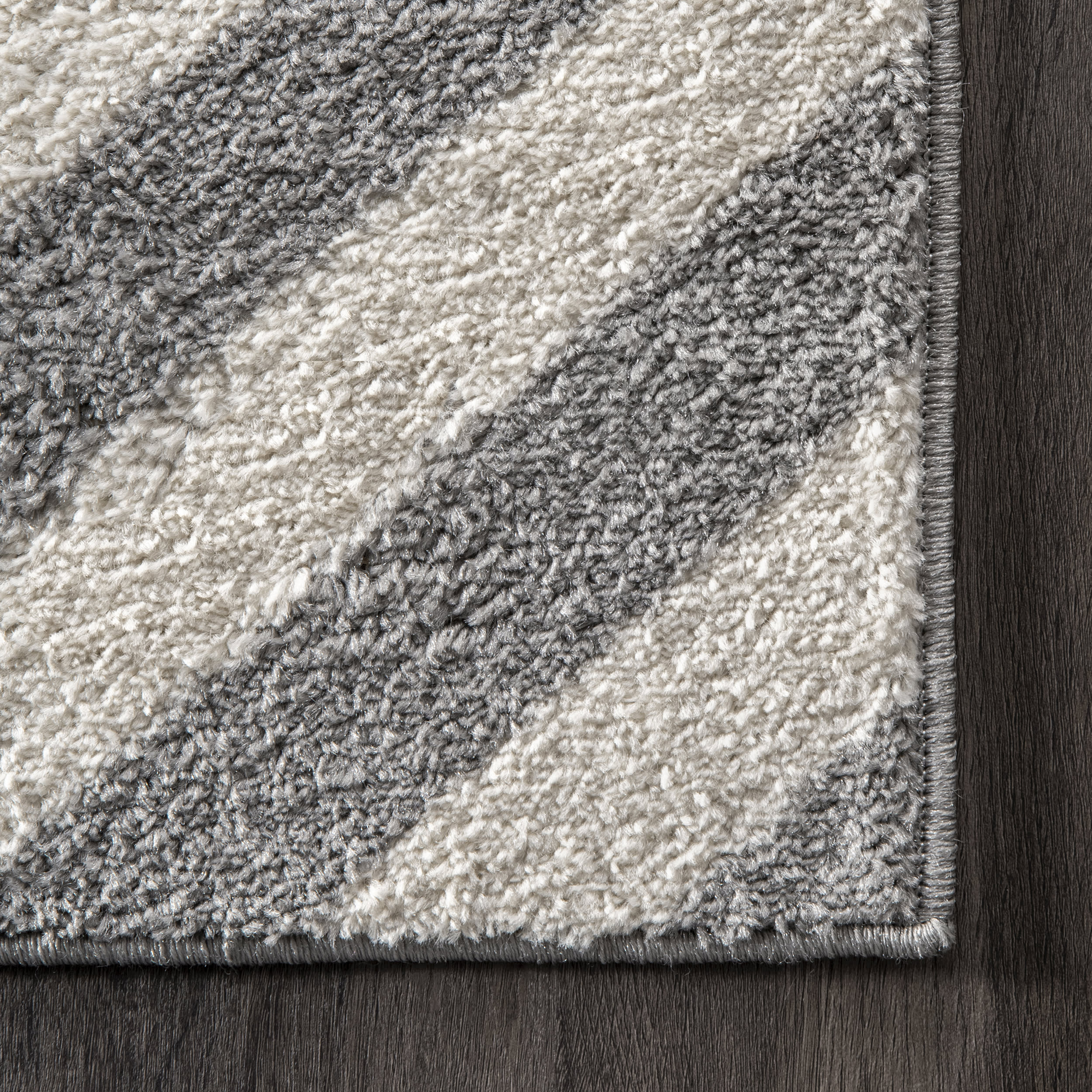 Chevron Stripes Area Rug - Soft Grey Modern Geometric Pattern for Living Room, Bedroom & Office Decor