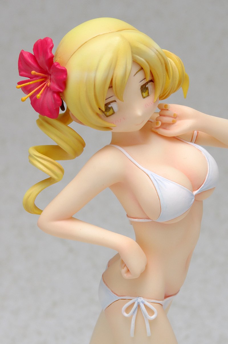 Beach Queens: Madoka Magica Tomoe Mami 1/10 Scale PVC Figure - Anime Collectible for Display & Cosplay Inspiration