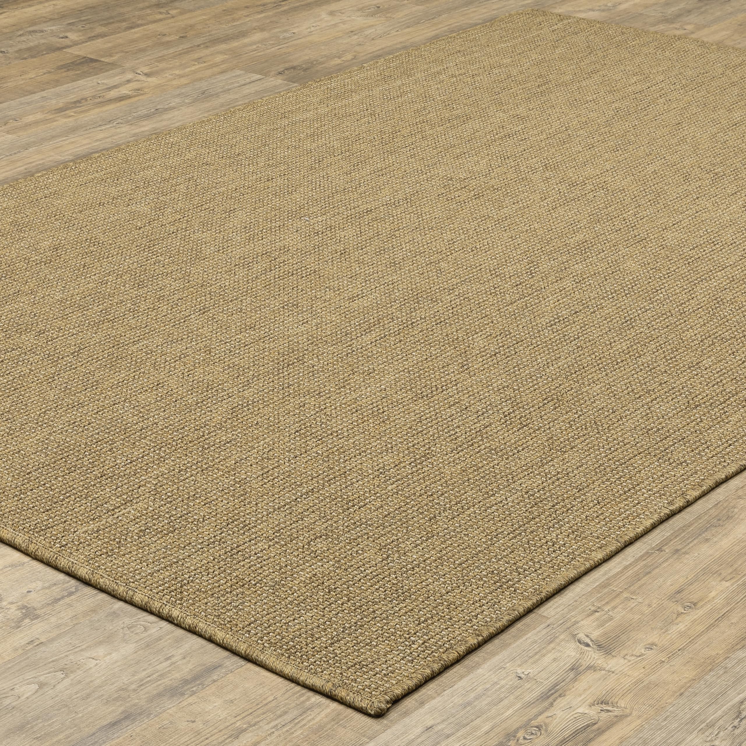 Veranda Solid Tan Indoor/Outdoor Area Rug 6'7