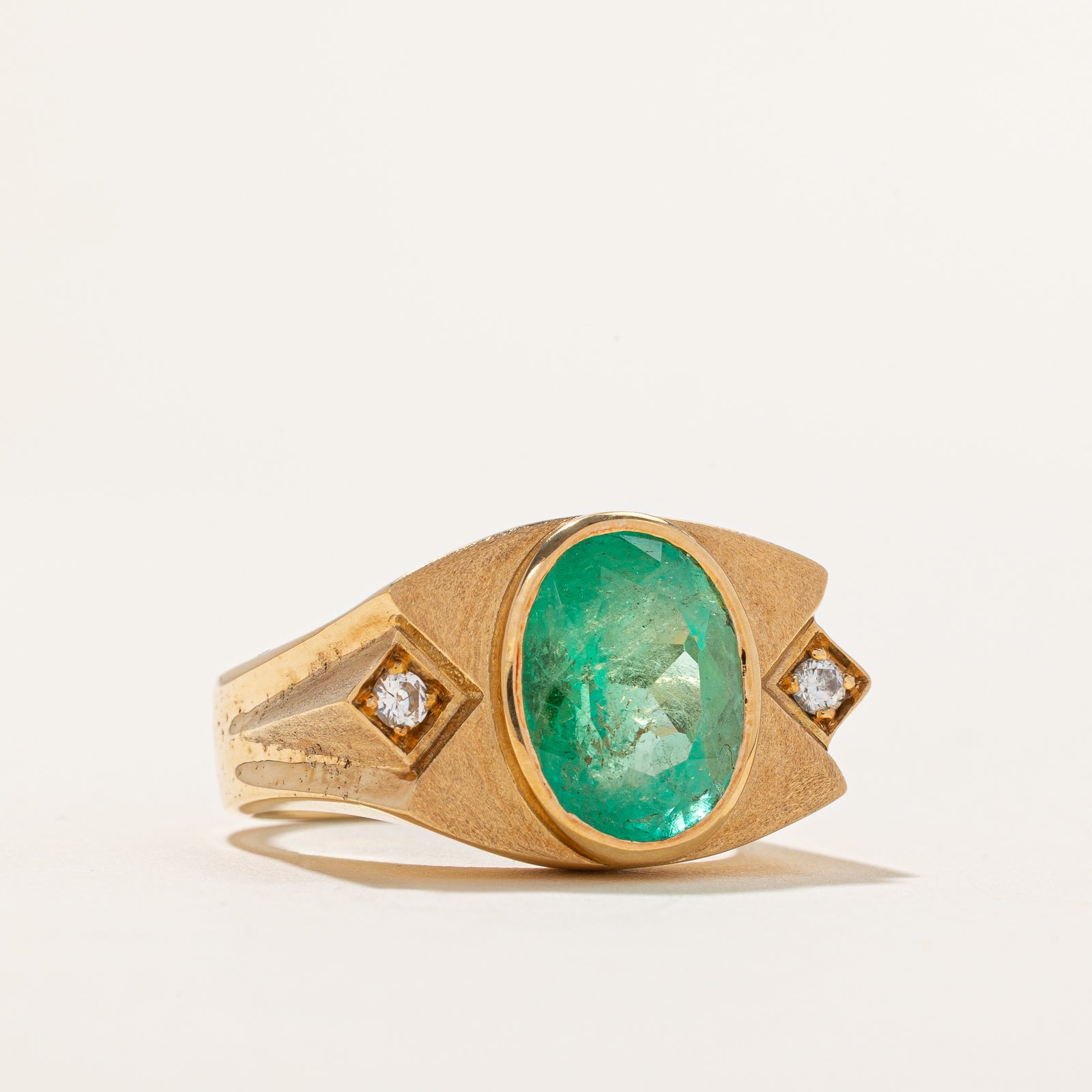18K Gold Vintage Style Colombian Emerald and Diamond Cocktail Ring - 5.75ct Emerald & 0.12ctw Diamonds - Size 10 - Perfect for Evening Parties, Weddings & Special Occasions