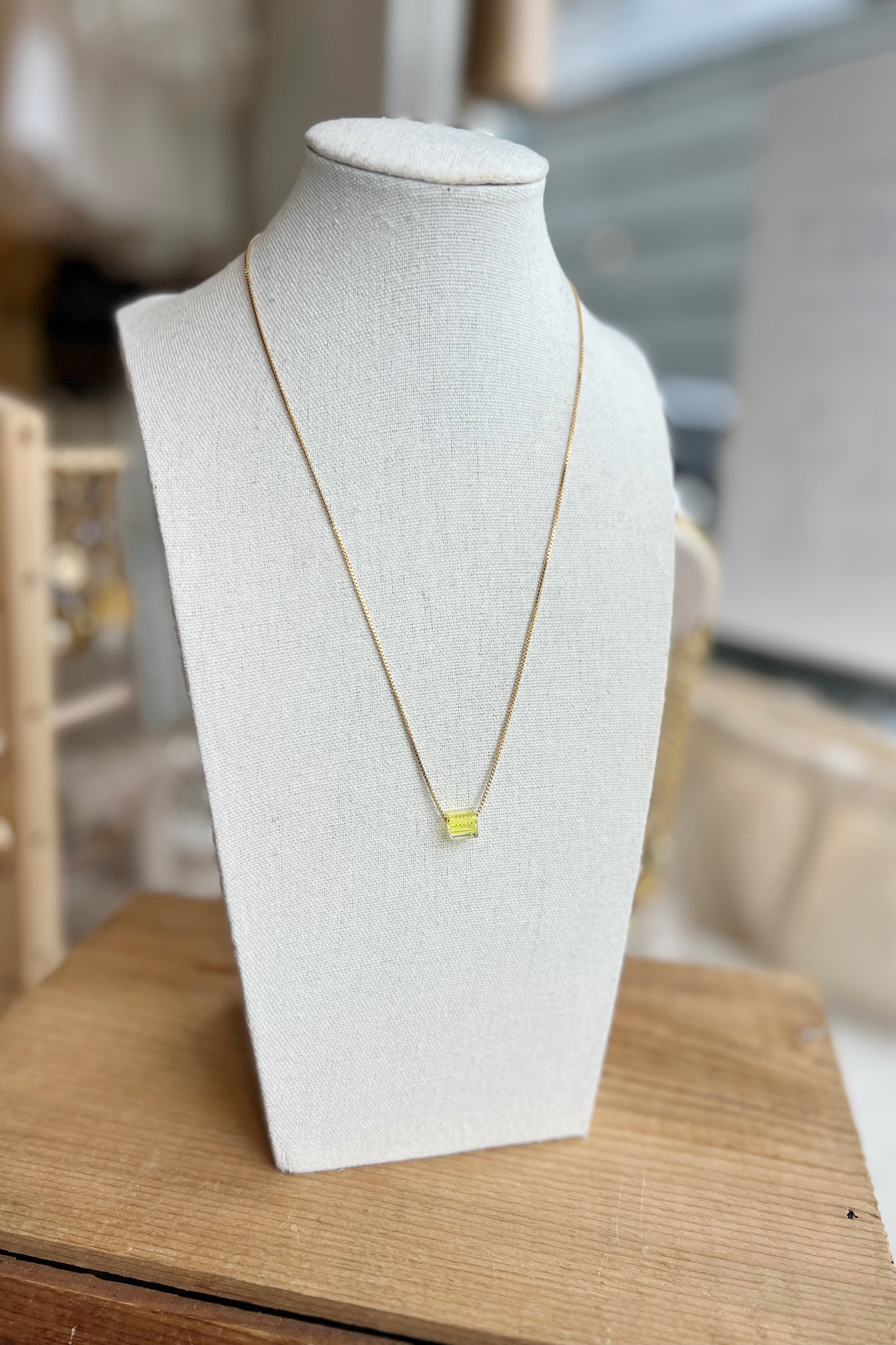 Elegant Single Glass Bead Necklace for Women - Minimalist Bohemian Jewelry - Perfect for Casual Wear, Date Night & Special Occasions
