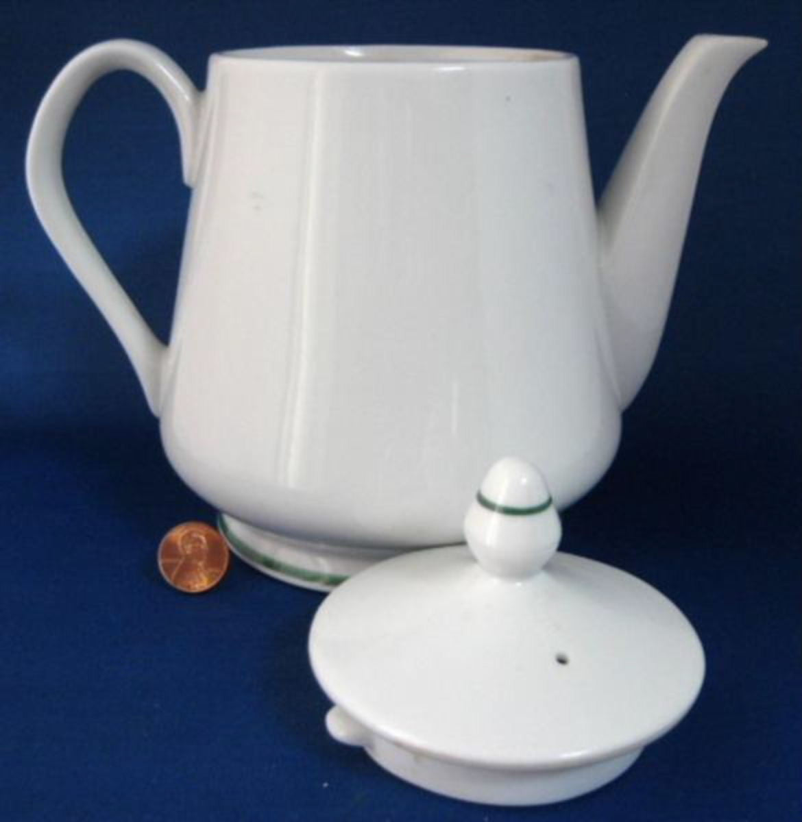 Vintage Large Porcelain Christmas Tree Teapot - 1970s Holiday Tea Party Set for Festive Gatherings & Cozy Winter Celebrations