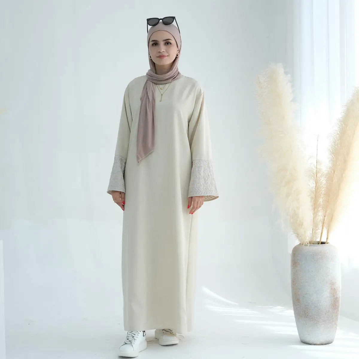 Elegant Muslim Women's Embroidery Sleeve Abaya Dress - Modest Islamic Prayer Dress for Mosque, Eid & Special Occasions