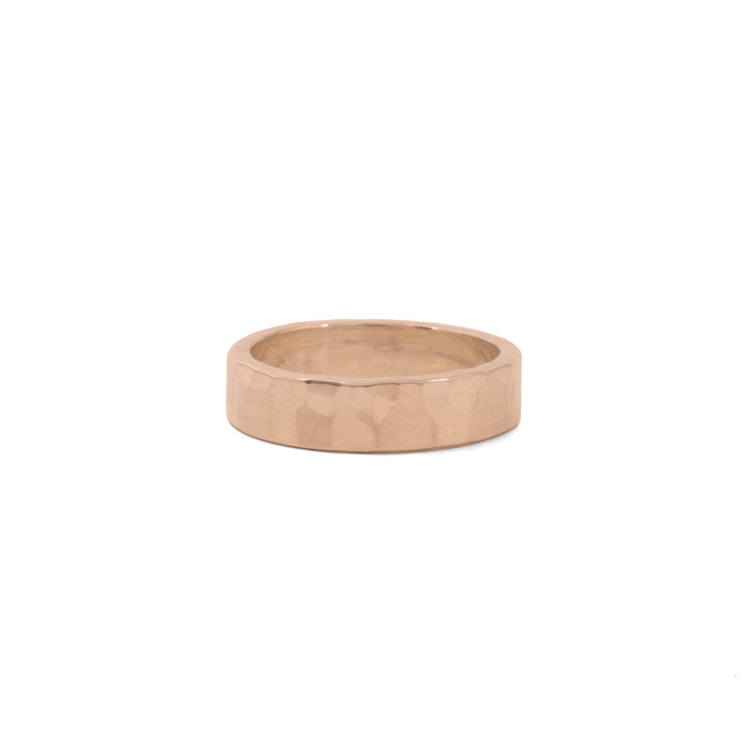 5mm Hammered Gold Wedding Band for Men & Women - Perfect for Engagement, Anniversary, and Everyday Wear