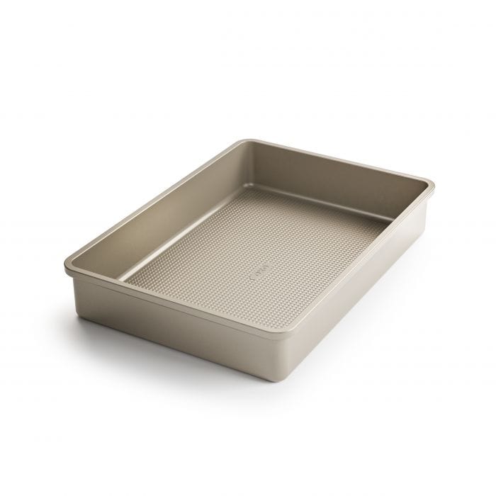 OXO Non-Stick Pro Cake Pan 9x13 Inch - Premium Baking Sheet for Cakes, Brownies & Bars - Perfect for Home Baking, Parties & Holiday Desserts
