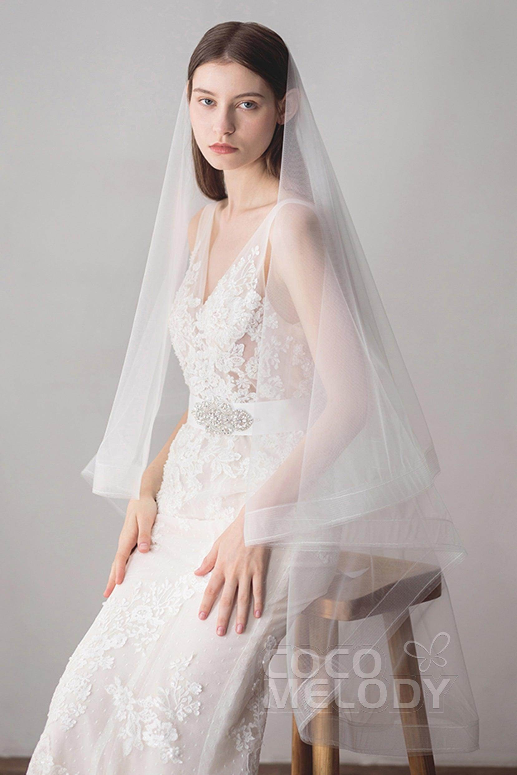 Elegant Two-Tier Tulle Hip Veil - AV18025 | Perfect for Weddings, Bridal Showers & Formal Events
