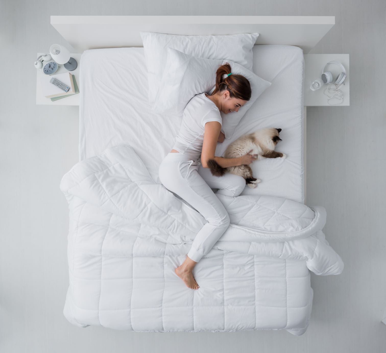 Premium Medium Weight Down Comforter with Baffle Box Design - All-Season Warmth for Bedroom, Guest Room & Cozy Nights