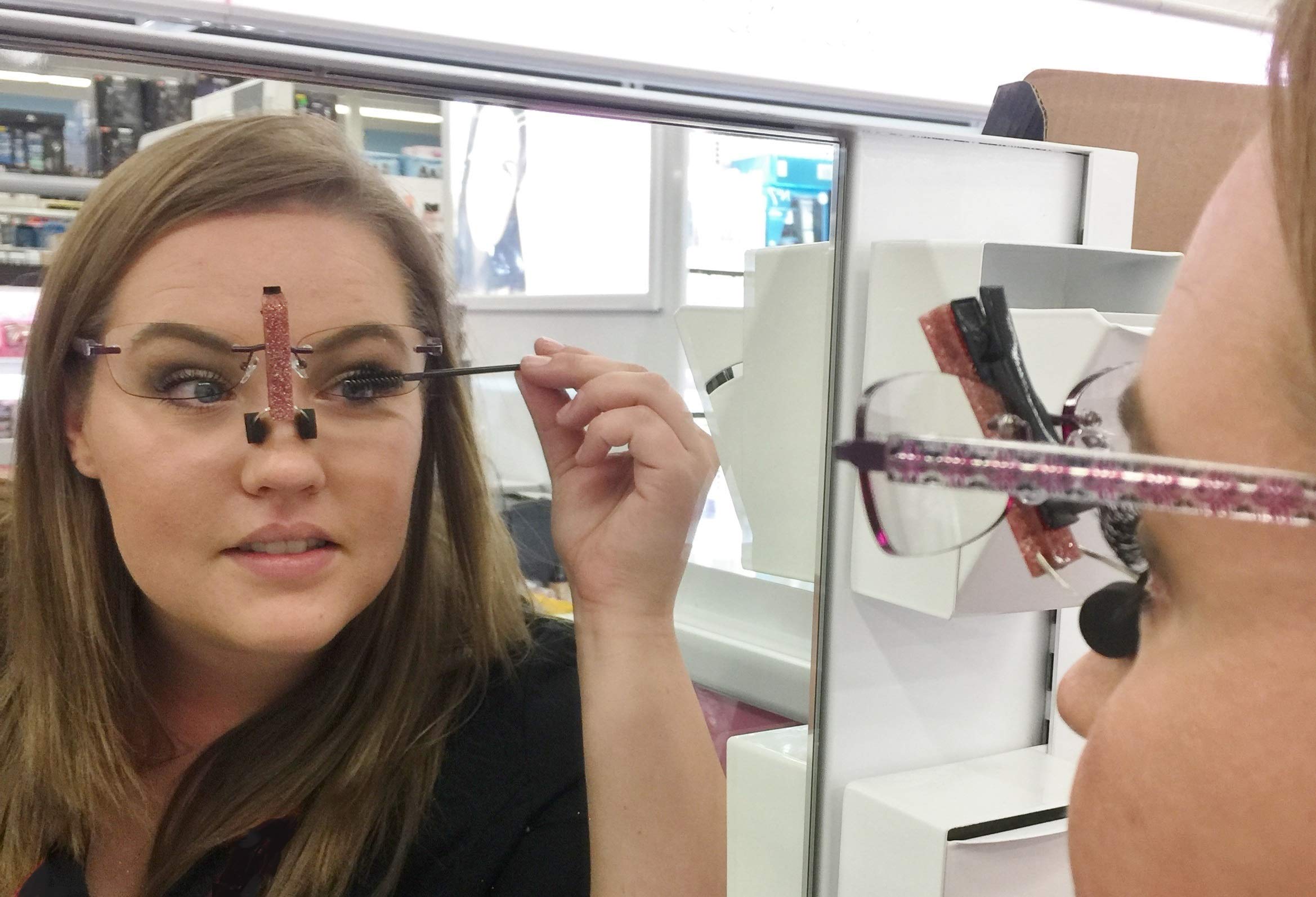 Must-Have Makeup Tool for Women with Glasses - Easy Eye Makeup Application While Wearing Eyewear | Perfect Gift for Glasses Wearers | Ideal for Daily Makeup Routine & Special Occasions