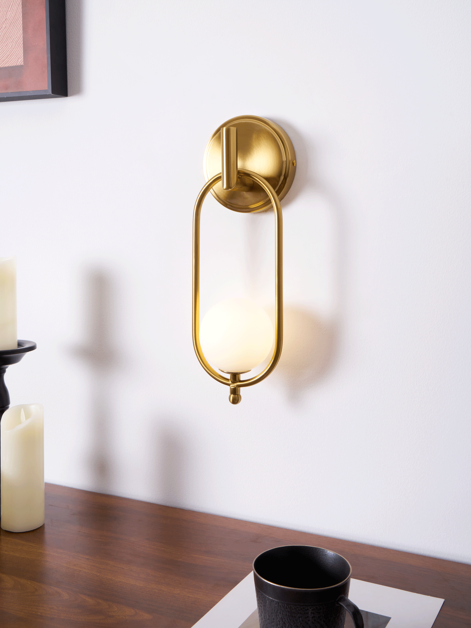 Elegant Aurea Brass Wall Light - Vintage Sconce for Bedroom, Living Room & Hallway - Dimmable LED Fixture for Warm Ambient Lighting