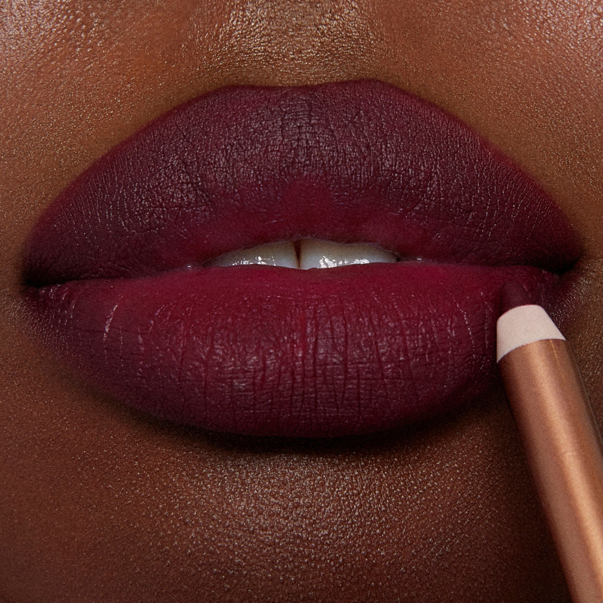 Charlotte Tilbury Lip Cheat Lip Liner - Long-Lasting, Waterproof Lip Pencil for Precise Definition & Fuller Lips | Perfect for Everyday Wear, Date Night & Special Occasions