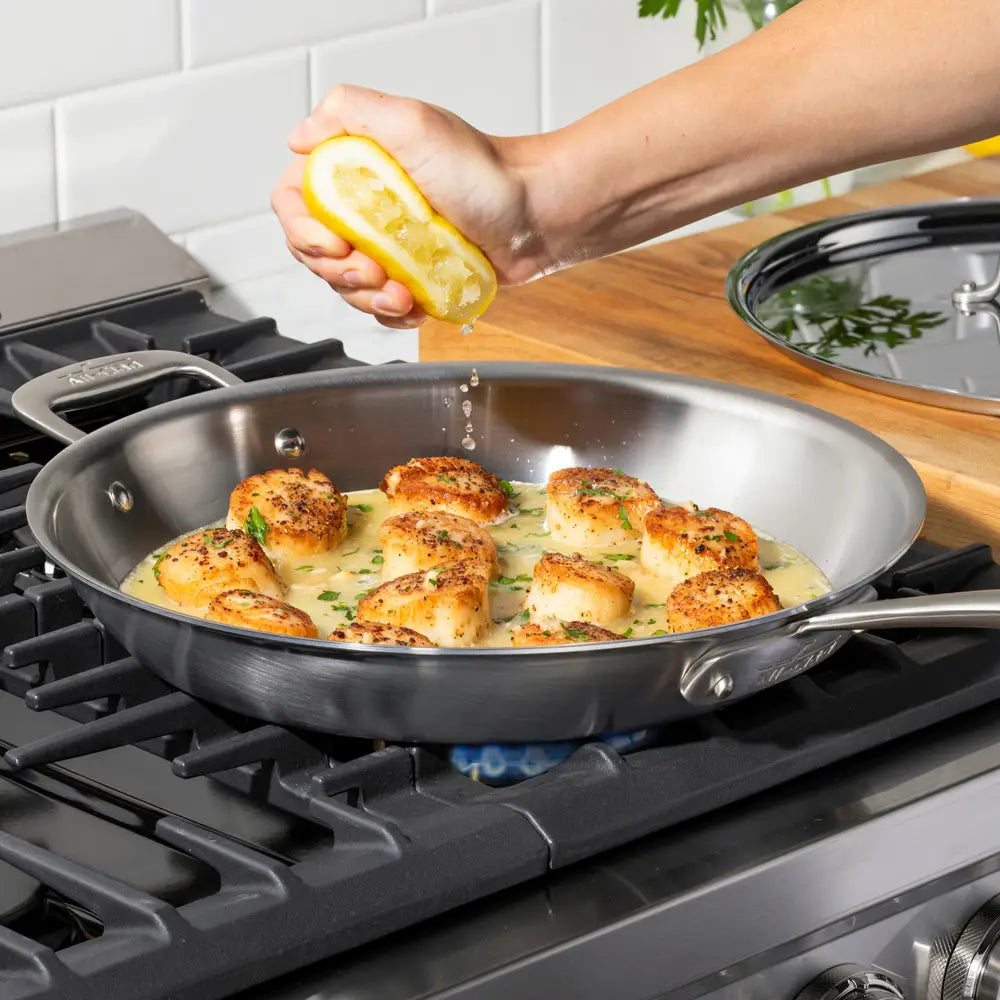 All-Clad 12.5-Inch Stainless Steel Fry Pan with Lid - Graphite Core Cookware for Professional & Home Cooking - Perfect for Searing, Sauteing & Frying