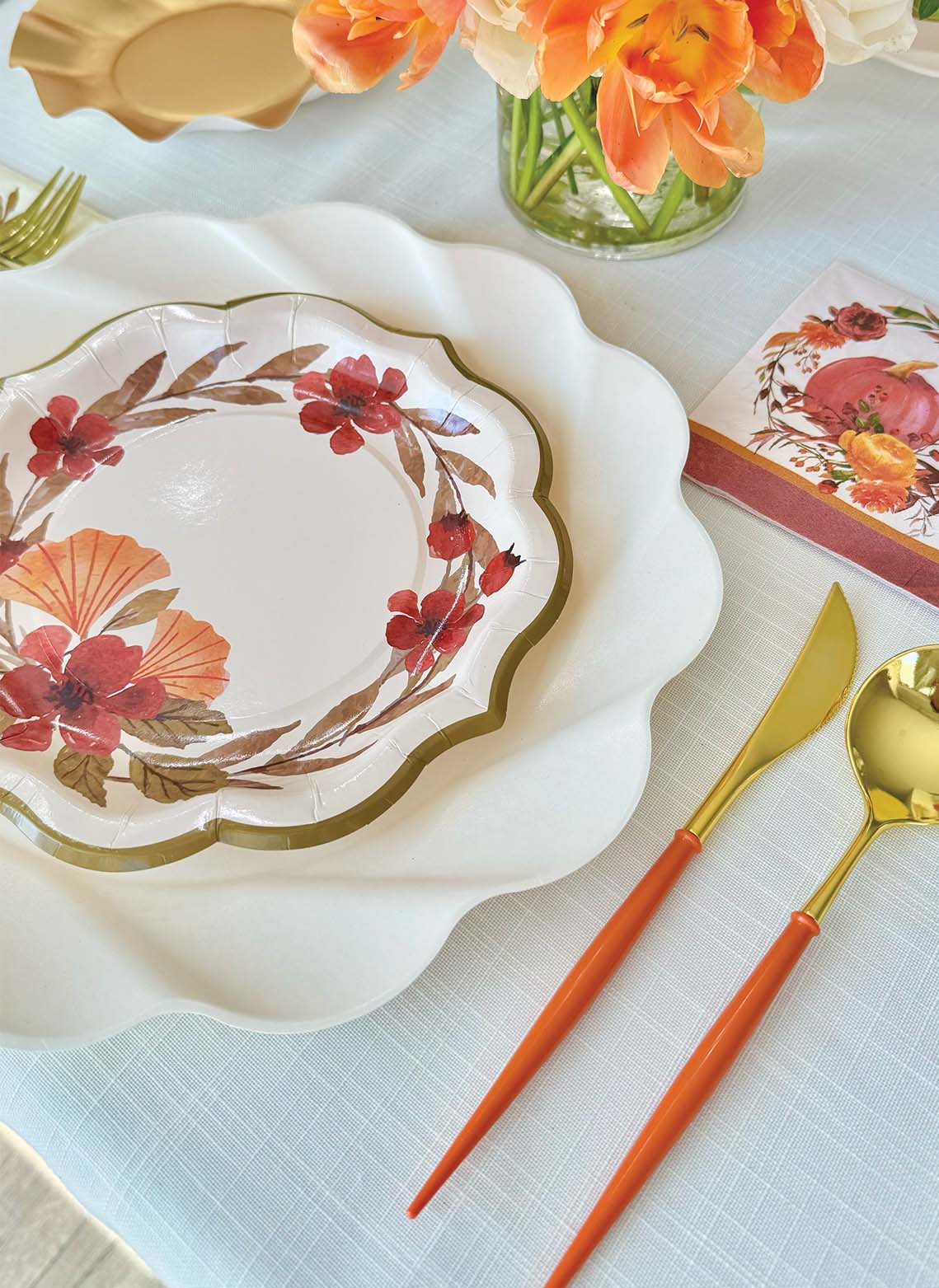Premium 24-Piece Pumpkin & Gold Plastic Cutlery Set - Service for 8 - Elegant Disposable Utensils for Parties, Weddings & Holiday Gatherings