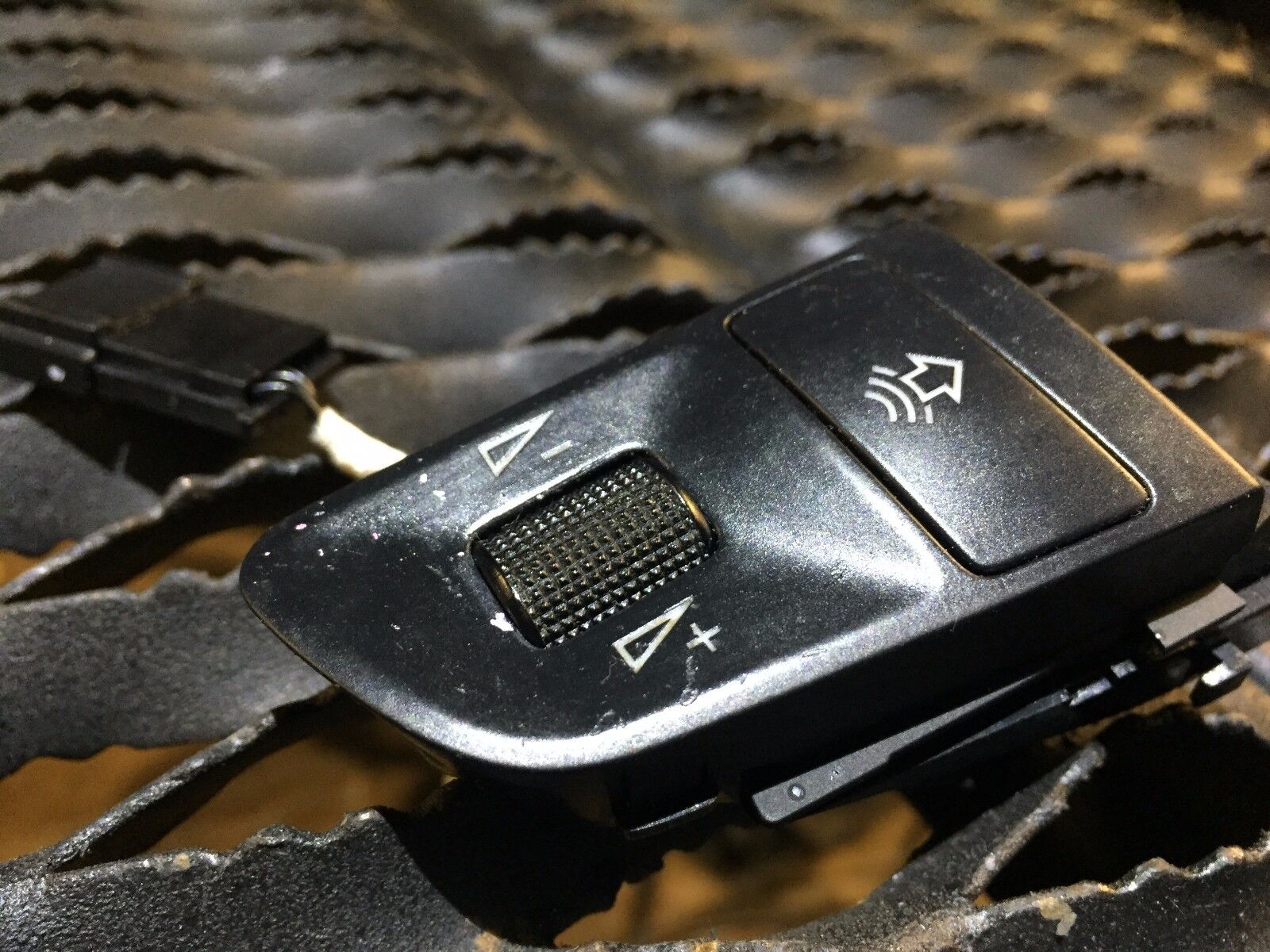 Original Audi A6 C6 Steering Wheel Switch Control Button 4F0951527A OEM - Compatible with 2005-2008 Audi A6 Models - Perfect for Easy Audio & Cruise Control Operation