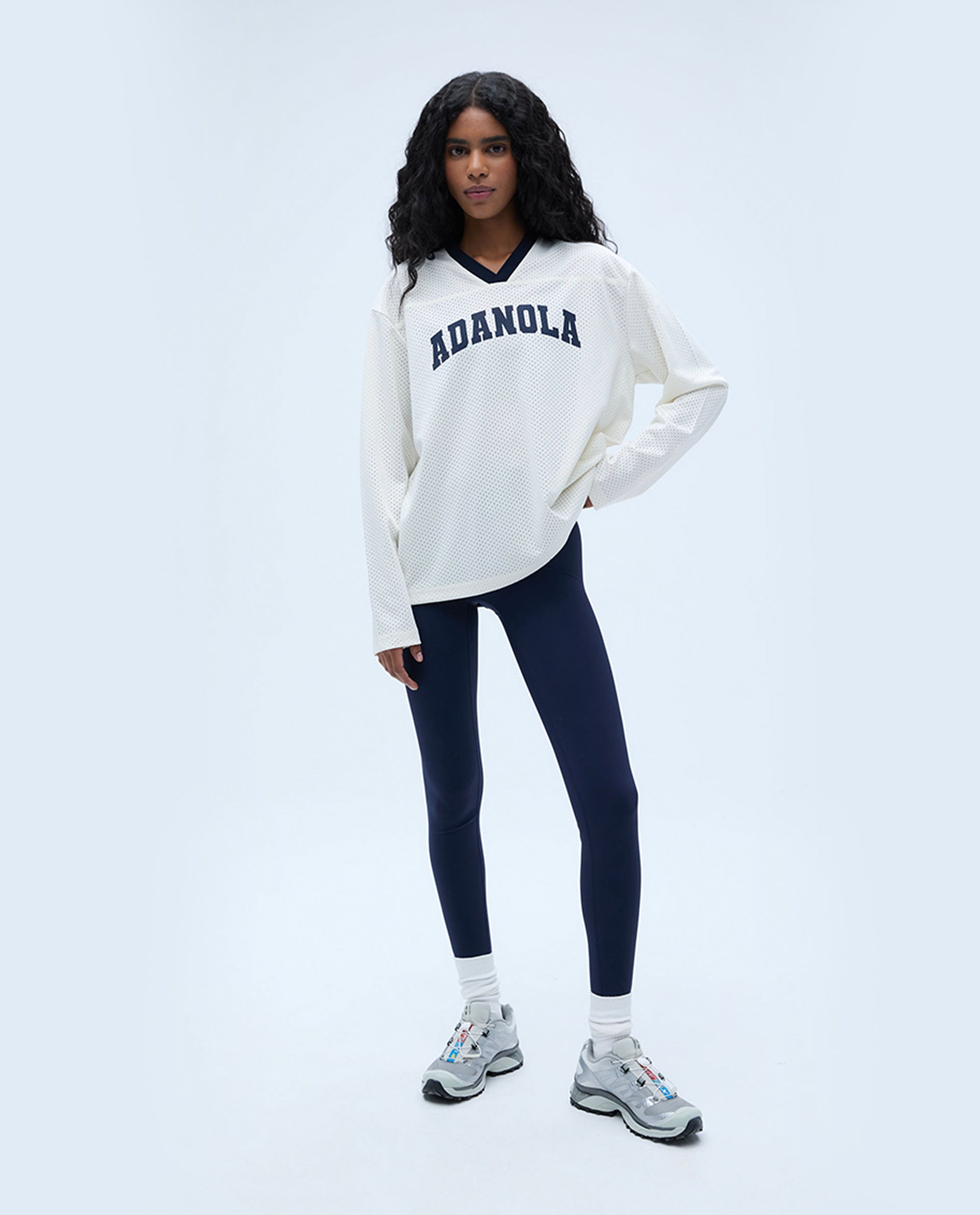 Breathable Mesh Long Sleeve Sports Jersey - White & Navy Blue - Perfect for Running, Basketball & Outdoor Activities