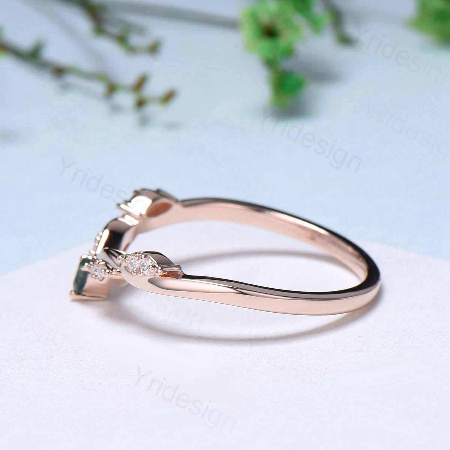 14K Rose Gold Curved Moss Agate Wedding Band with Moissanite Diamonds - Teardrop Green Agate Stacking Ring for Women, Anniversary Gift, Perfect for Bridal Jewelry & Special Occasions