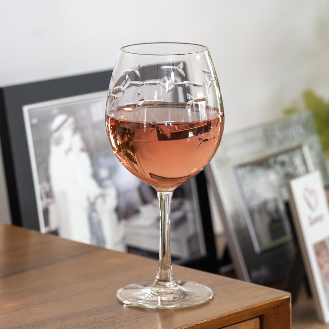 School of Fish 18oz Balloon Red Wine Glasses - Set of 4 | Elegant Stemware for Dinner Parties, Wine Tasting & Home Entertaining
