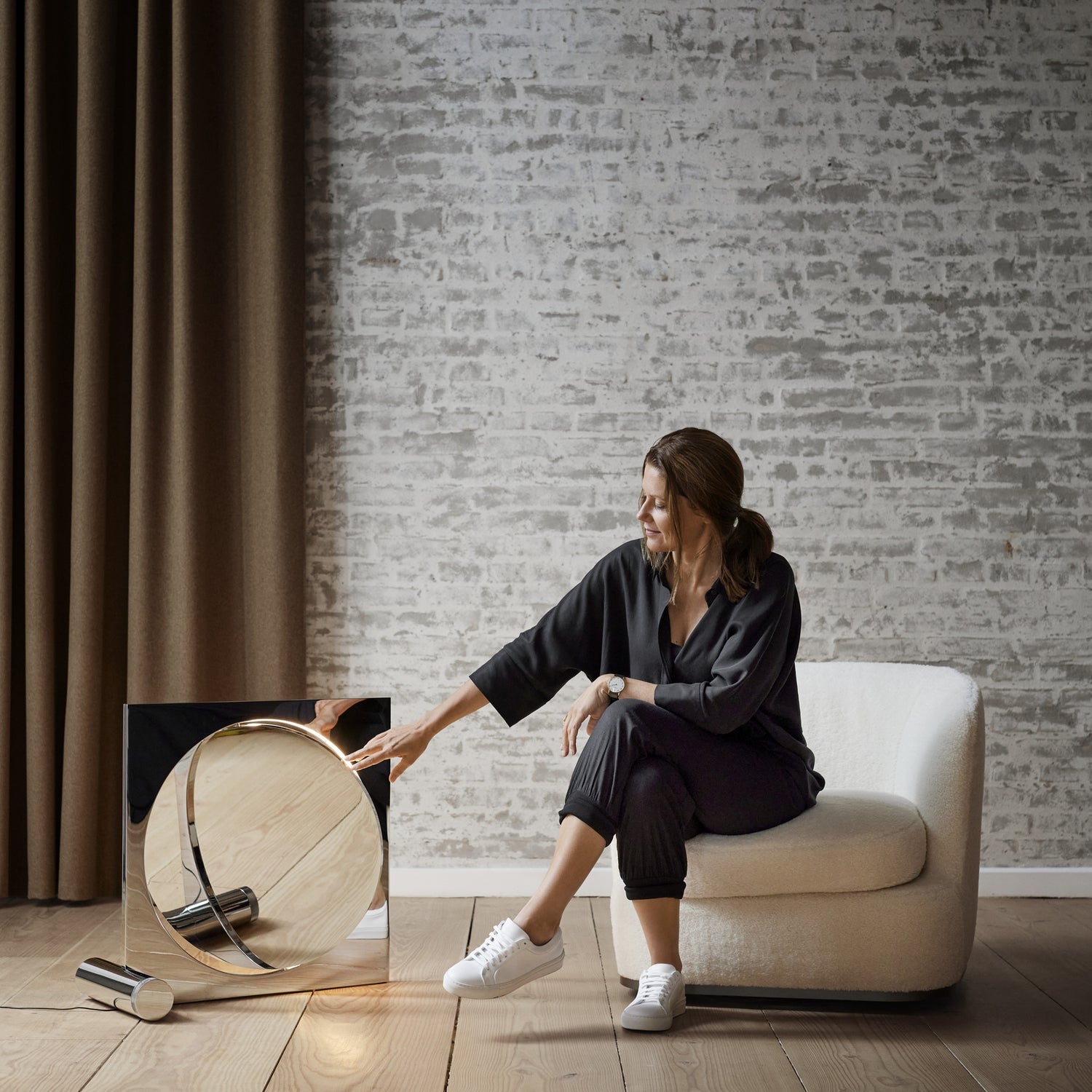 Eclipse Mirror Table Lamp - Modern LED Vanity Light with Adjustable Brightness for Bedroom, Dressing Room & Makeup Area
