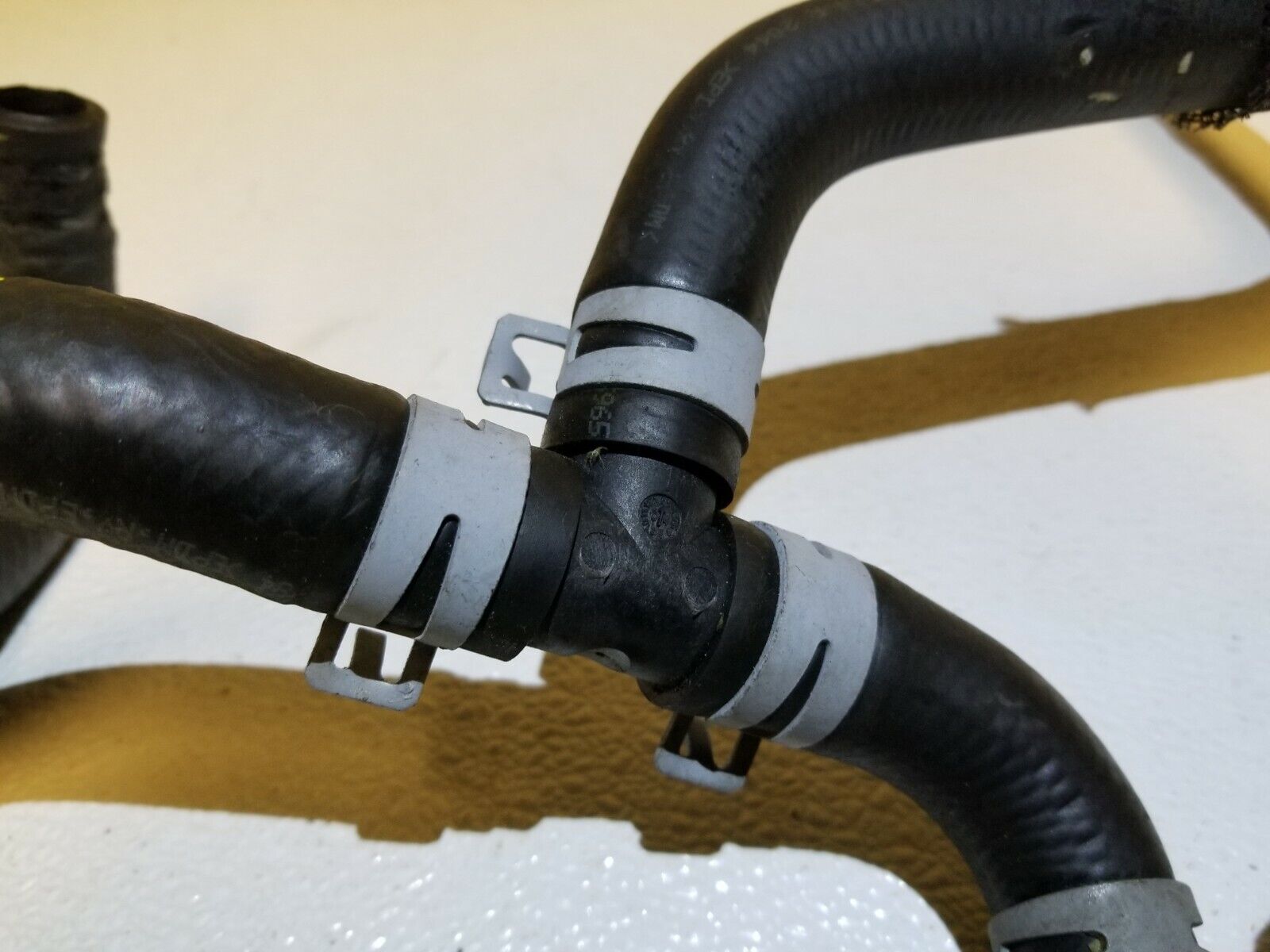2005-2007 Dodge Magnum RT 5.7L V8 Engine Radiator Lower Coolant Hose Pipe - OEM Replacement Part for Cooling System Repair | Perfect for Dodge Magnum Performance Upgrades & Maintenance