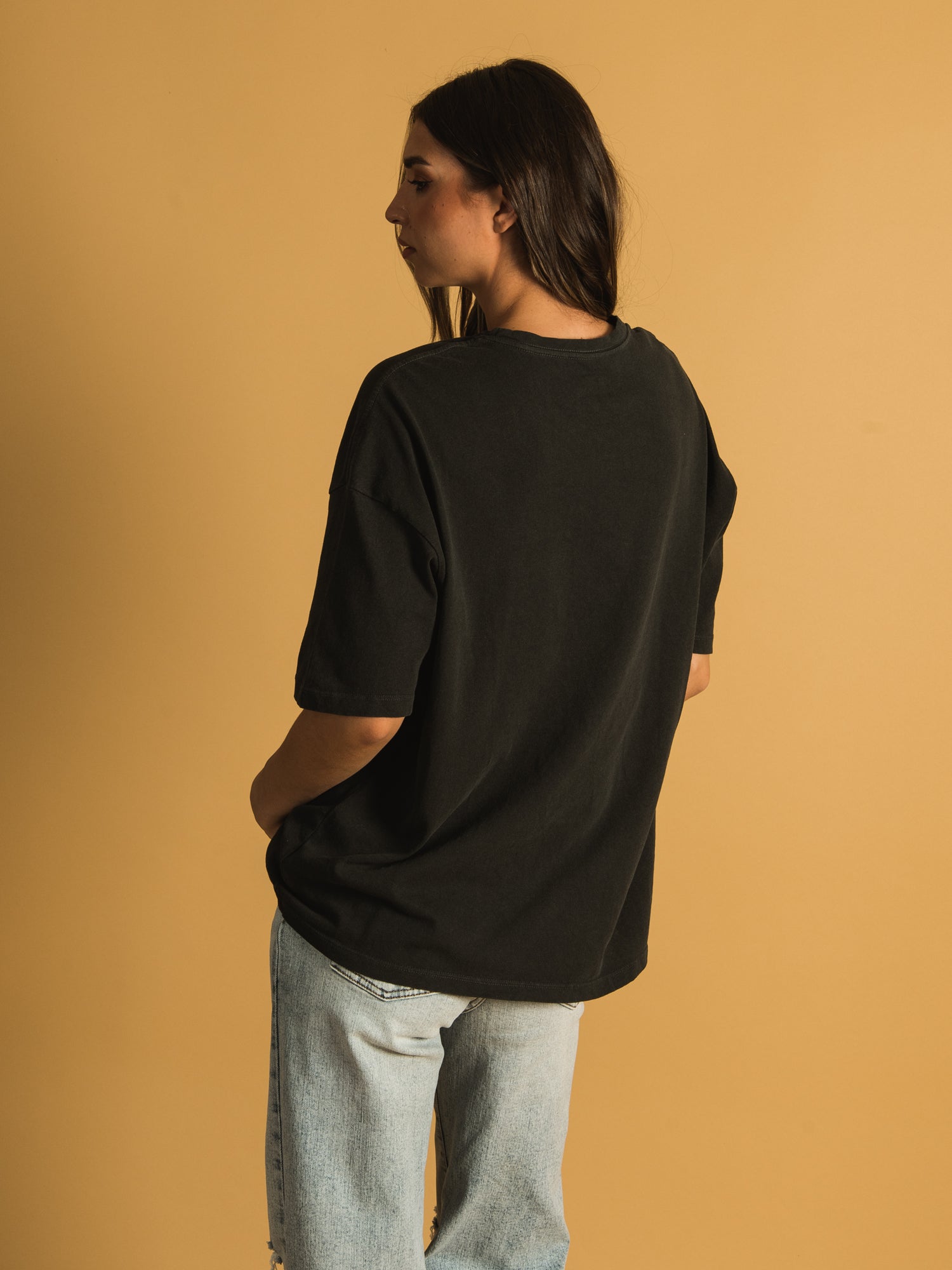 BILLABONG Midnight Ravers Graphic T-Shirt for Men & Women | Vintage Surf Style | Clearance Sale - Perfect for Beach, Surfing & Casual Wear