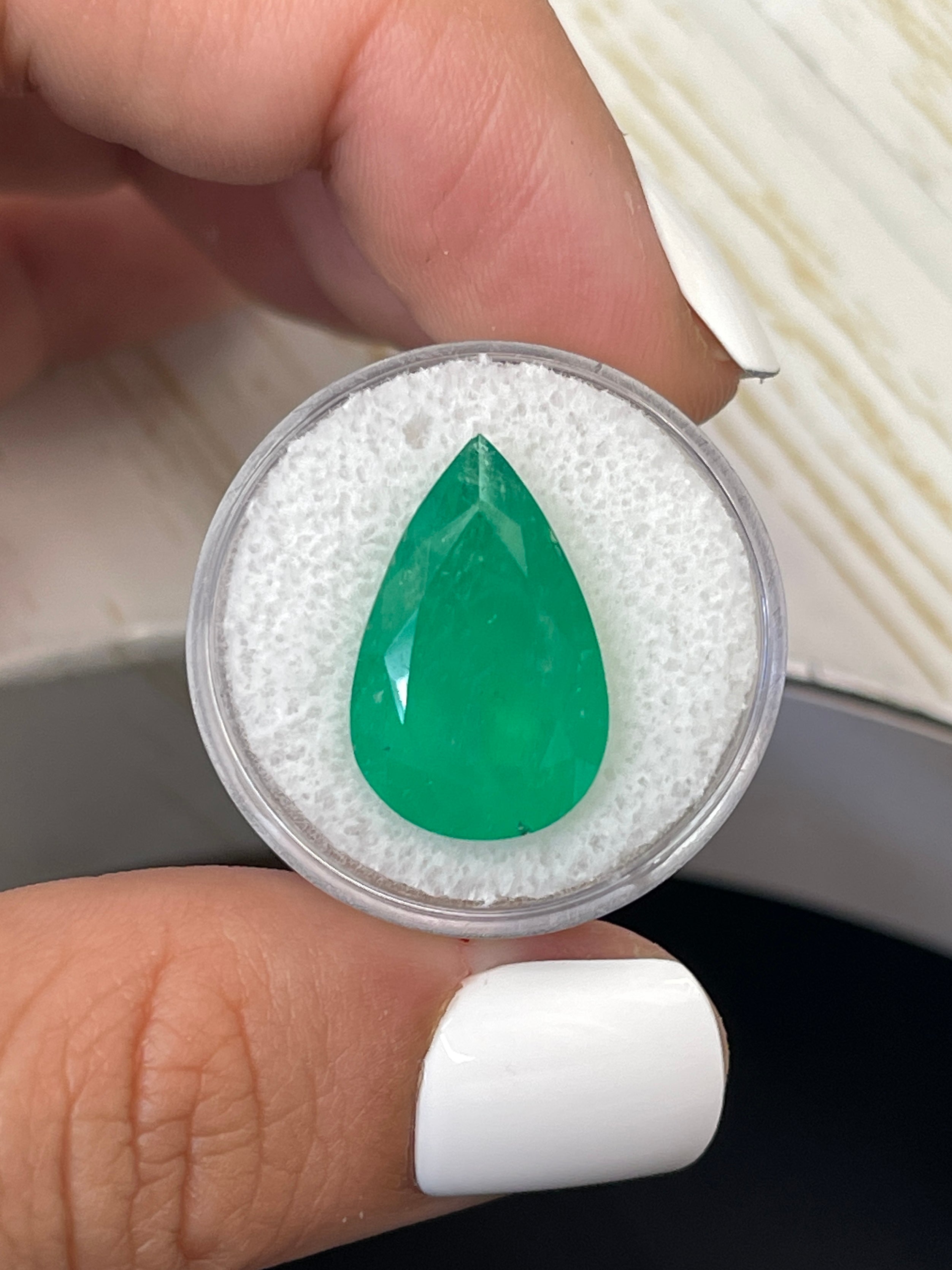 12.11 Carat Natural Colombian Emerald Pear Cut Loose Gemstone - 20x13mm Vivid Green for Jewelry Making & Engagement Rings