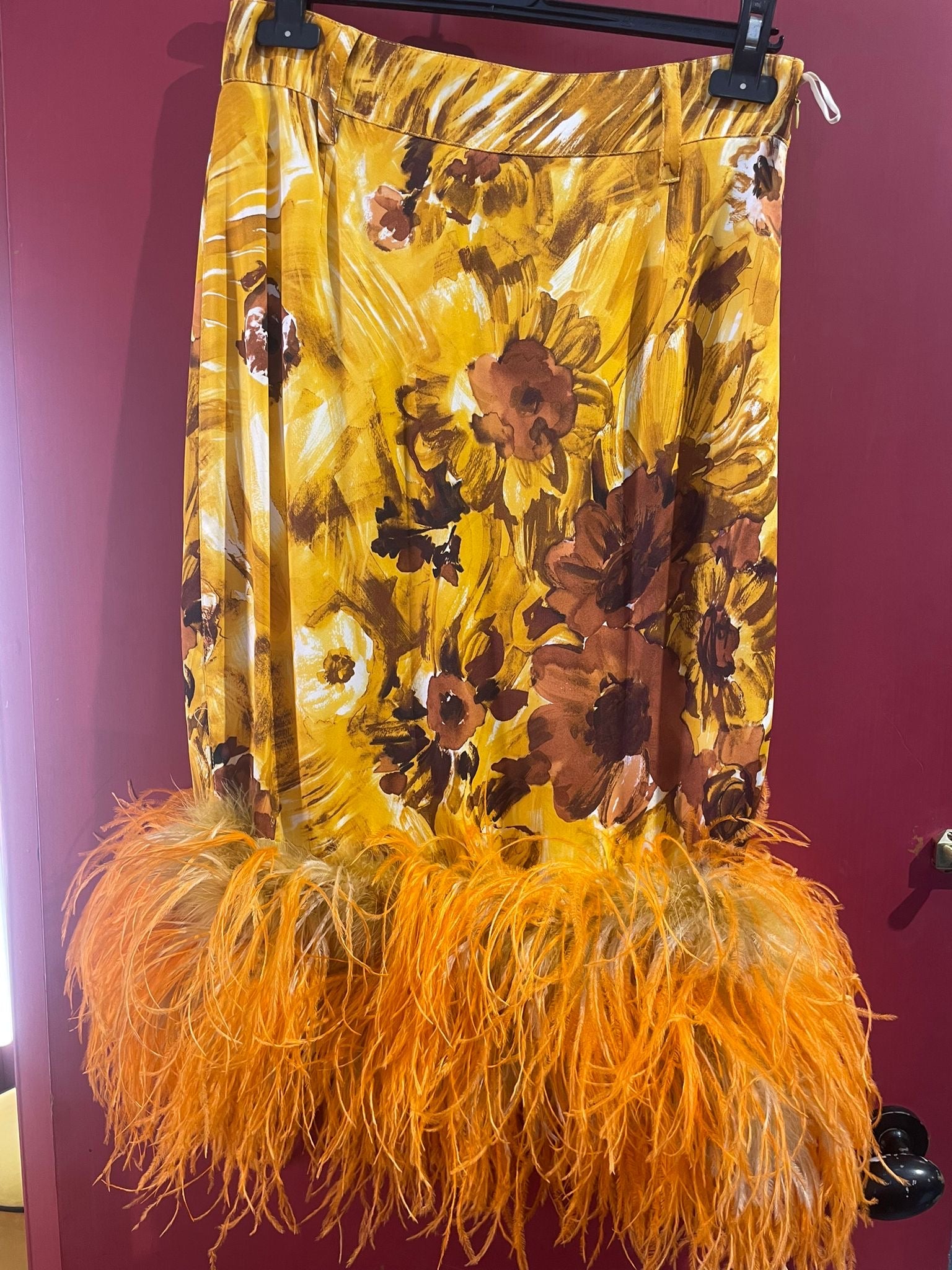 Prada Completo Skirt and T-Shirt with Feathers - Elegant Women's Fashion for Parties & Special Occasions