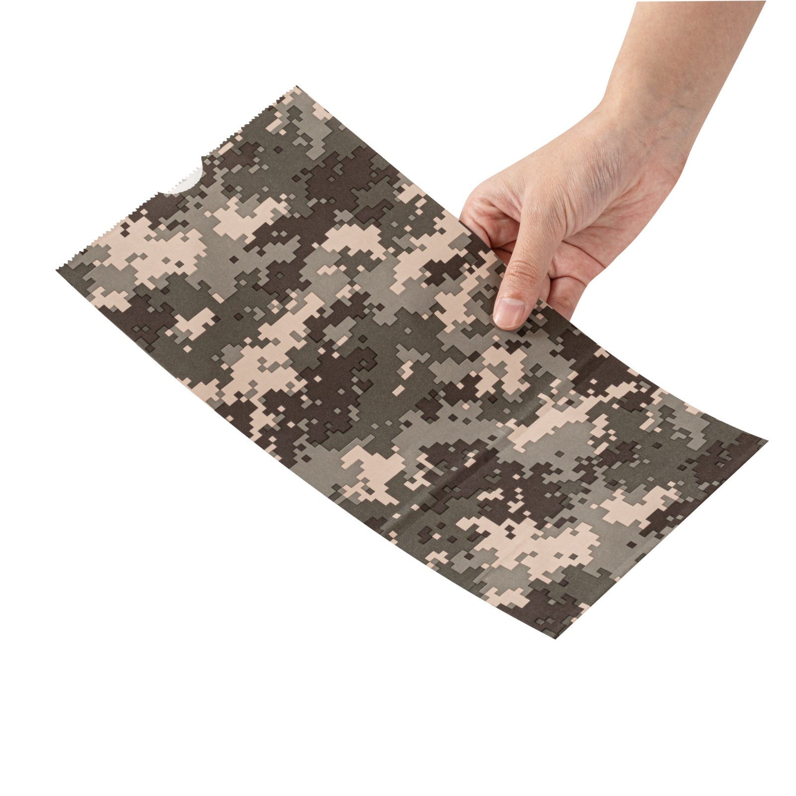 Camouflage Paper Bags 6x3.5x10.75 Inches - 6 lb Weight Capacity - Pack of 100 Bulk Kraft Gift Bags for Hunting, Military, Outdoor Events & Party Favors