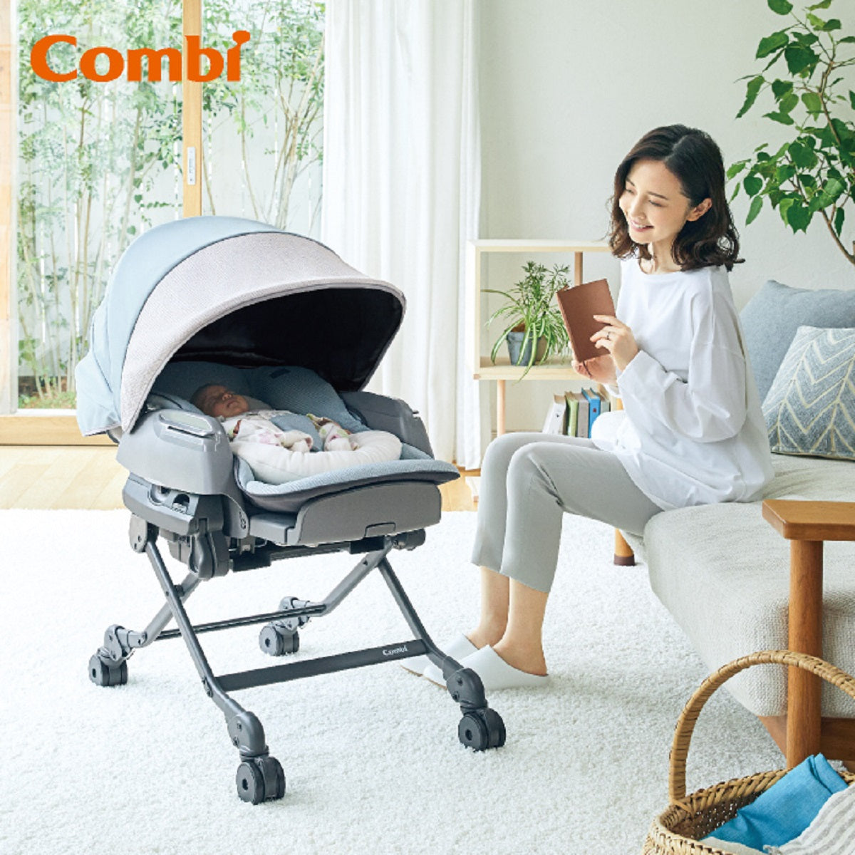Combi Nemulila Bedi Long SS EG Baby Rocking Chair - Manual Version for Soothing & Feeding | Perfect for Nursery, Daycare & Travel