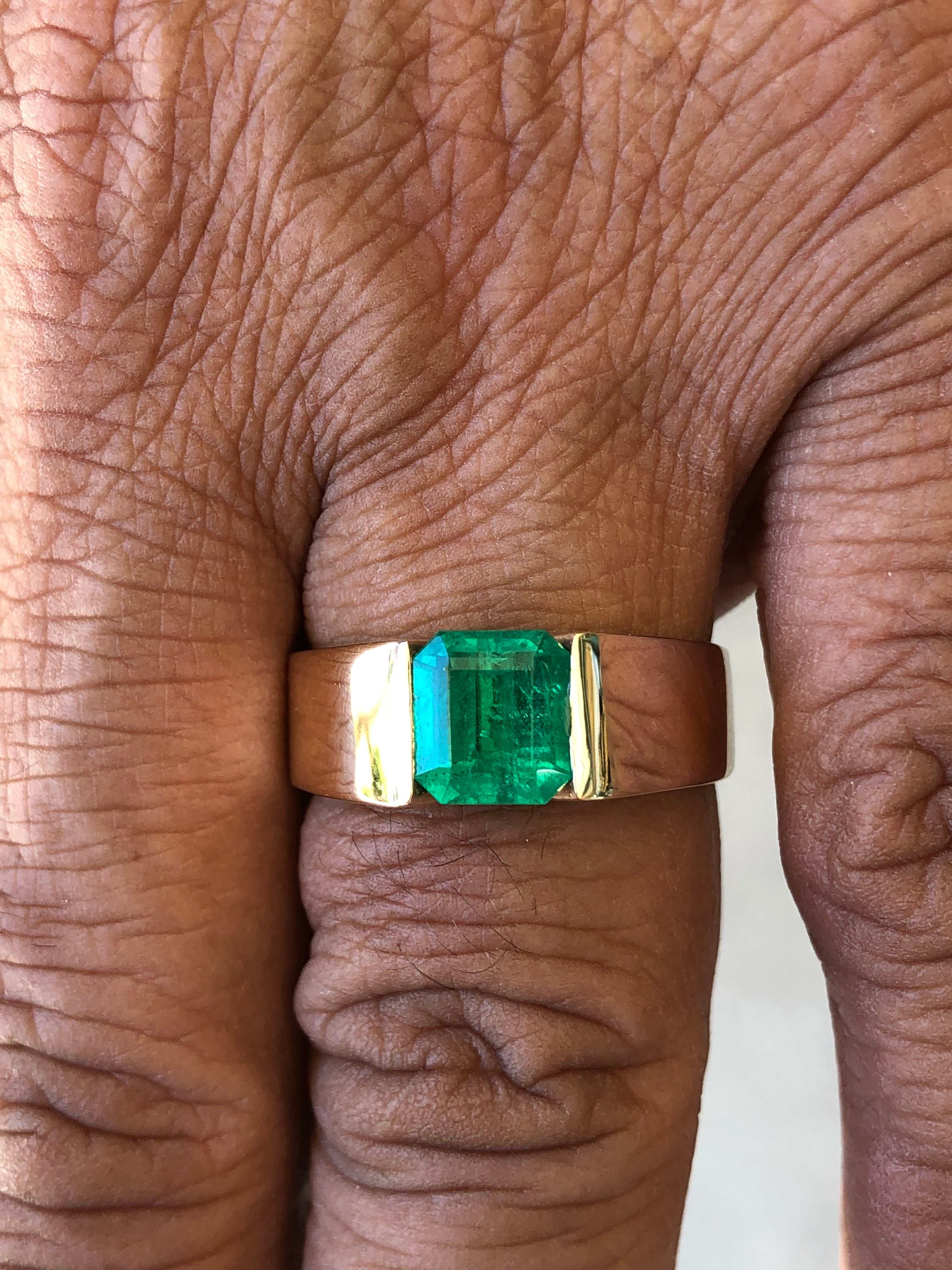 2.0 Carat Emerald Cut Vivid Green Solitaire Men's Ring 14K Gold - Elegant Wedding Band, Anniversary Gift & Luxury Statement Jewelry for Special Occasions