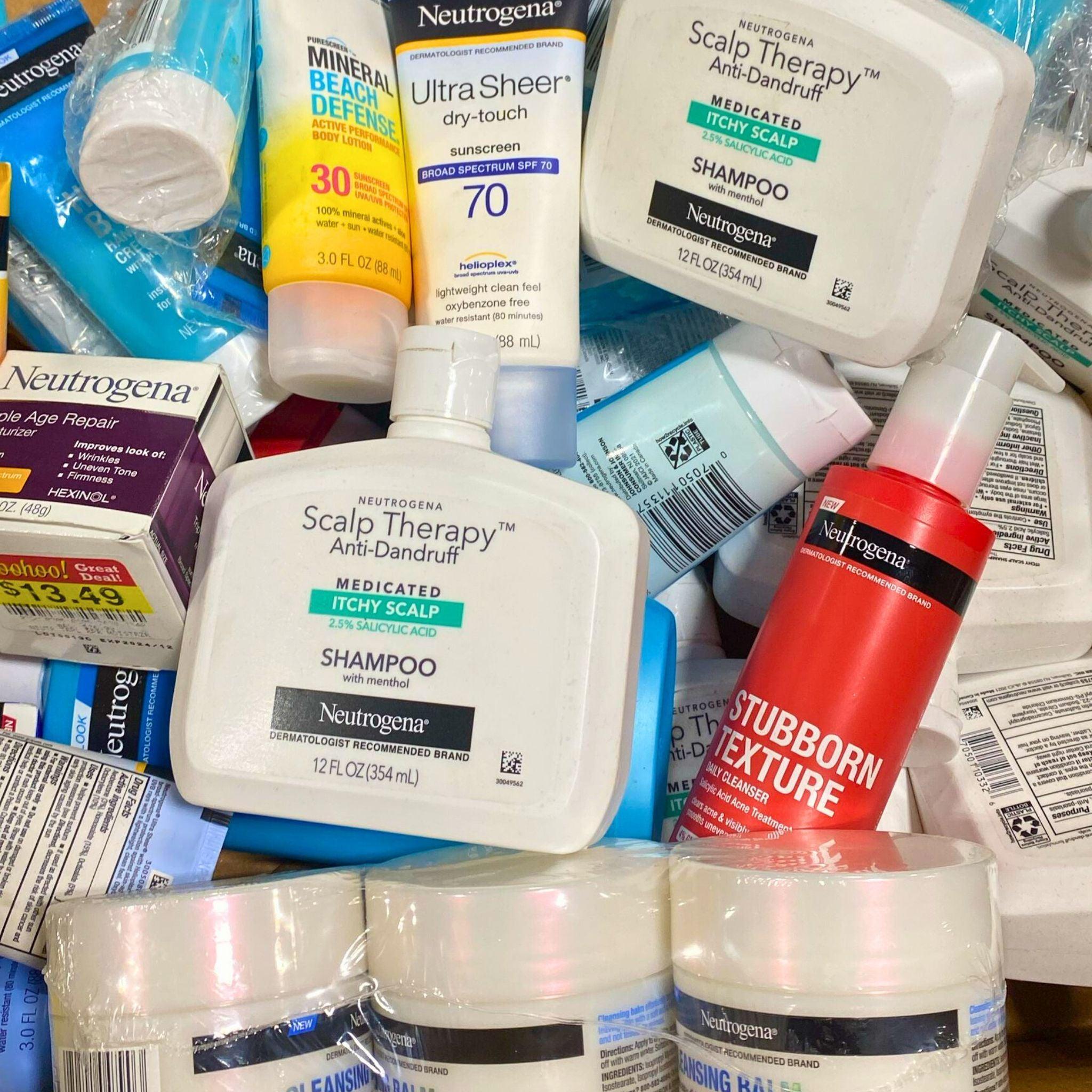 Neutrogena Assorted Mix 40 Pcs Lot - Facial Cleansing & Makeup Remover Wipes for Travel, Gym & Daily Skincare Routine