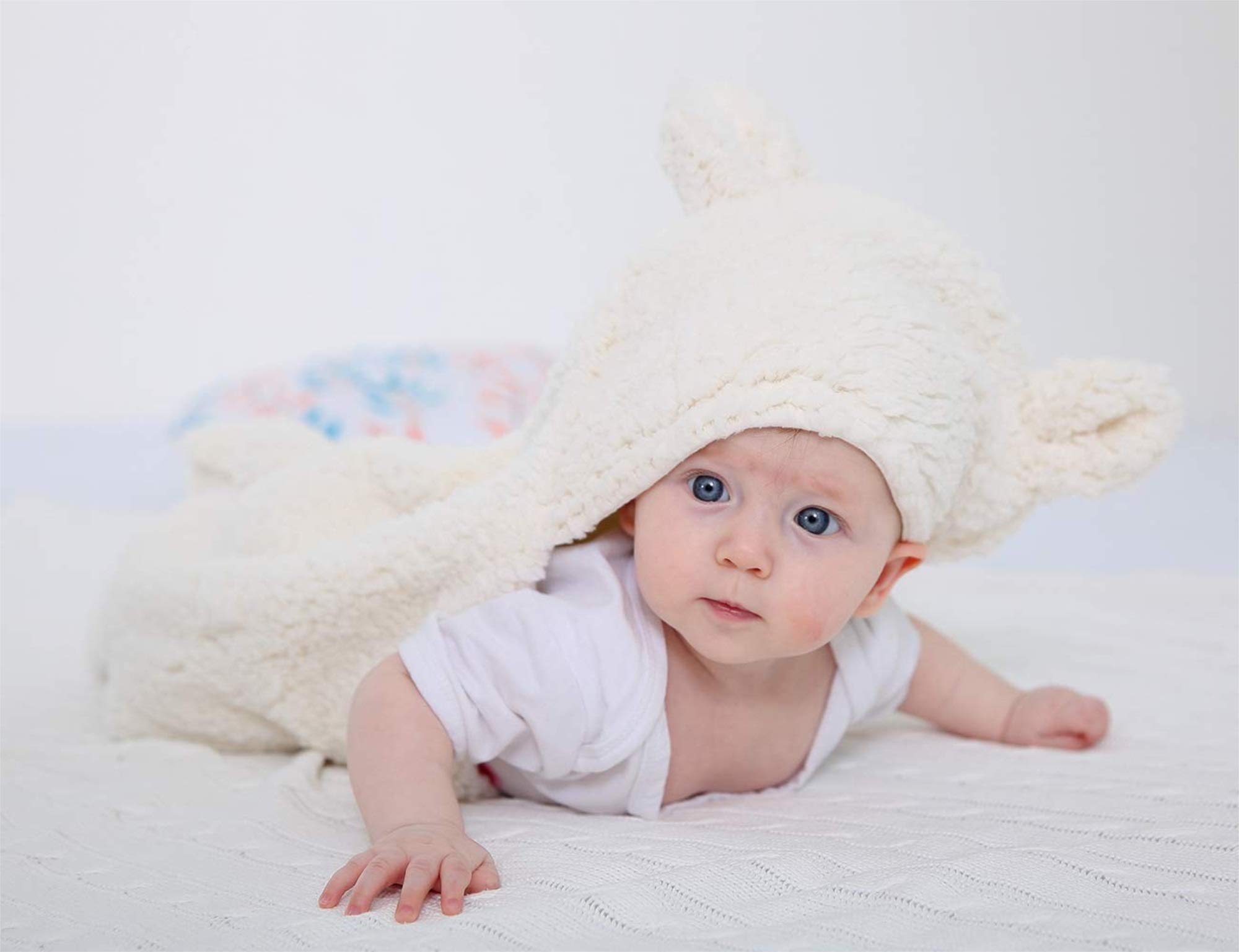 XMWEALTHY Soft Plush Swaddle Blankets for Newborn Baby Boys & Girls - Cozy White Blanket for Nursery, Swaddling, and Photo Shoots