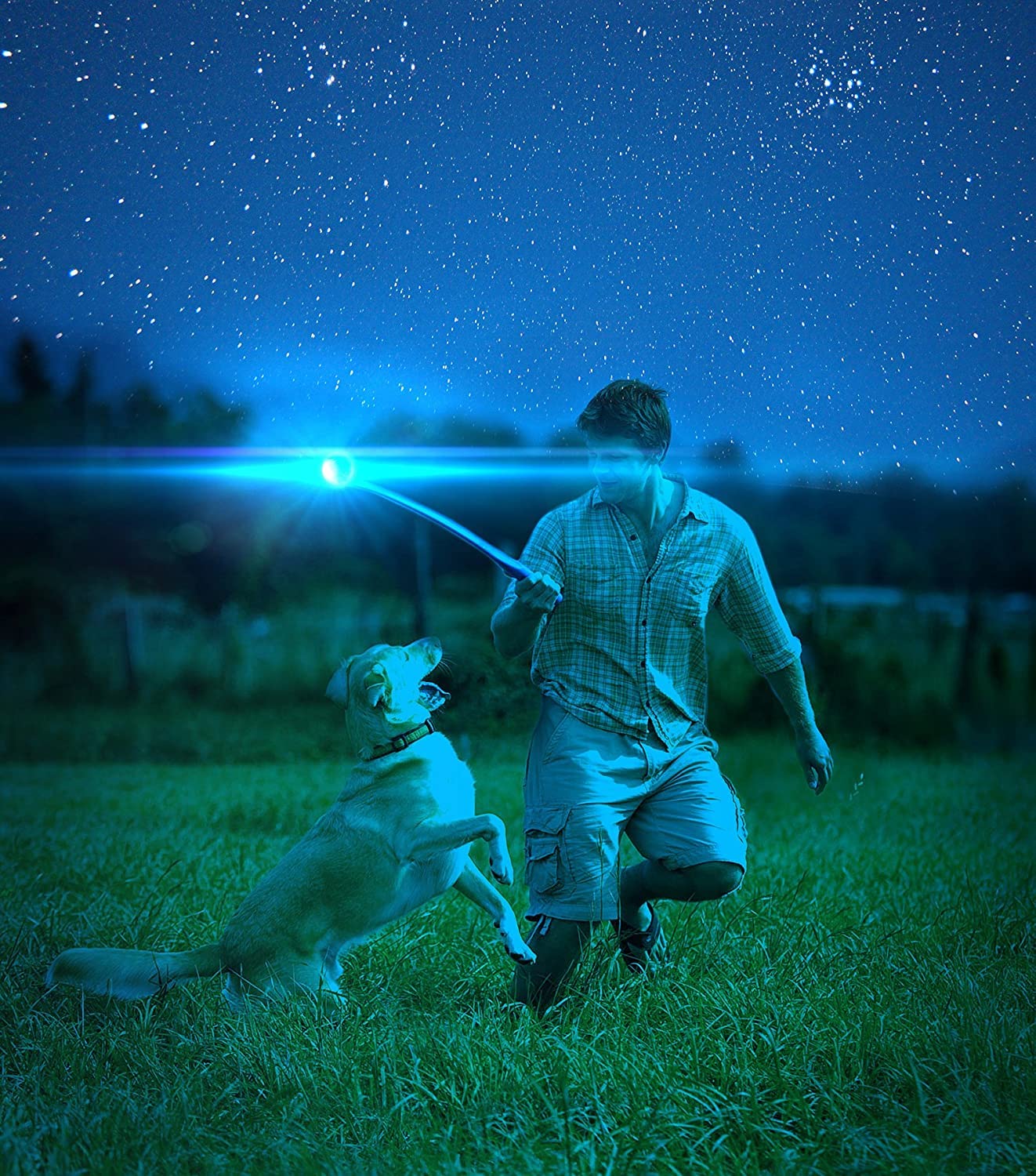 Chuckit! Max Glow Ball Dog Toy - High Visibility Fetch Toy for Night Play, Durable Rubber Chew Toy for Medium & Large Dogs - Perfect for Beach, Park & Backyard Outdoor Activities