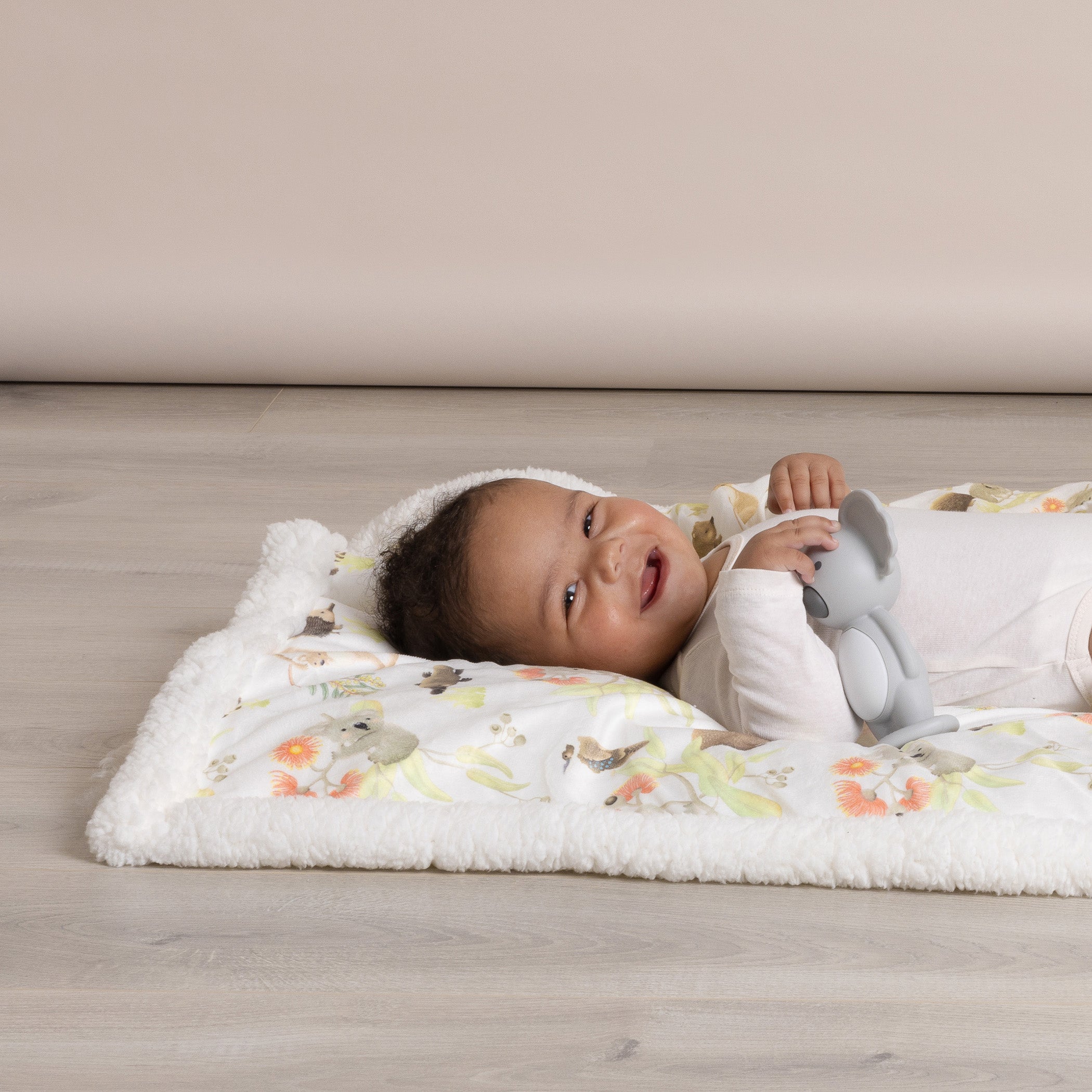 Soft Aussie Animals Cuddle Blanket - Cozy Flannel Throw for Kids & Adults - Perfect for Bedtime, Lounging & Nursery Decor