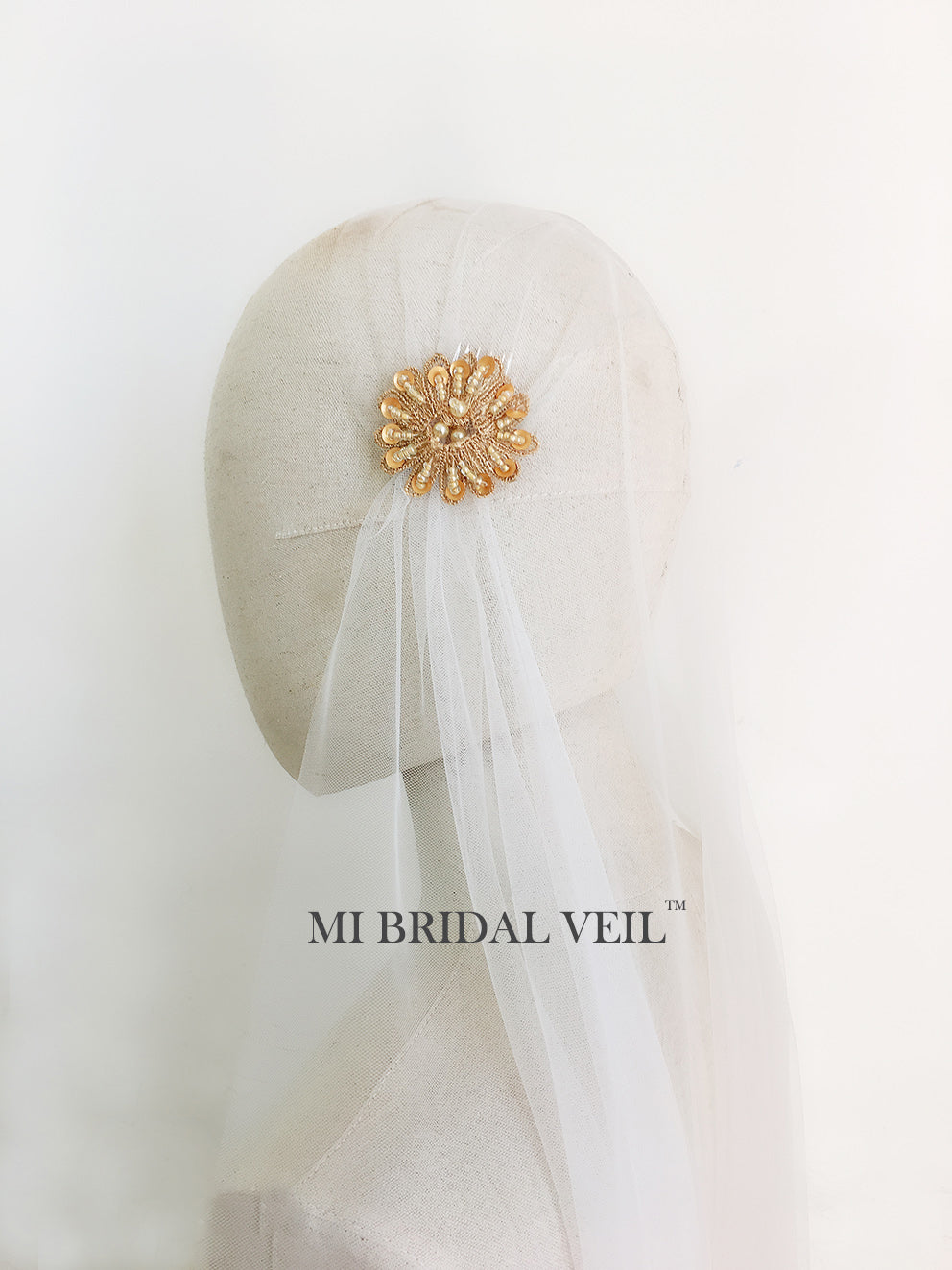 Elegant Beaded Vintage Lace Juliet Cap Wedding Veil - Classic Bridal Headpiece for Vintage Weddings, Church Ceremonies & Romantic Photos