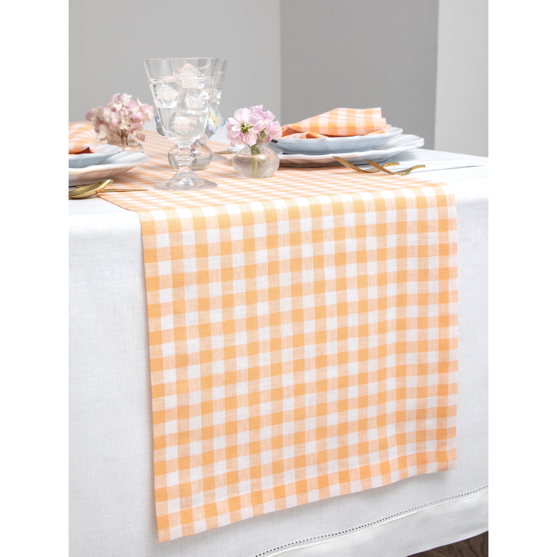 Stylish Gingham Table Runner for Dining & Kitchen Decor - Perfect for Parties, Weddings & Home Styling