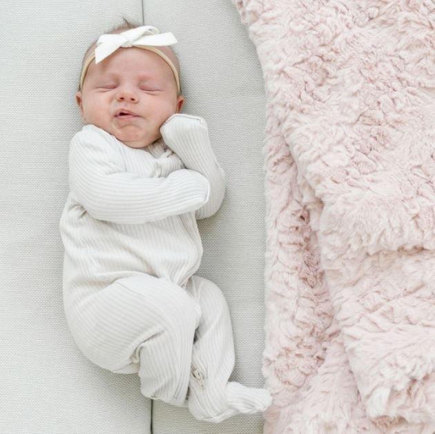 Saranoni Dream Collection Receiving Blanket - Ultra Soft Baby Swaddle Blanket for Newborns & Infants | Perfect for Nursery, Stroller, and Travel | Hypoallergenic & Breathable