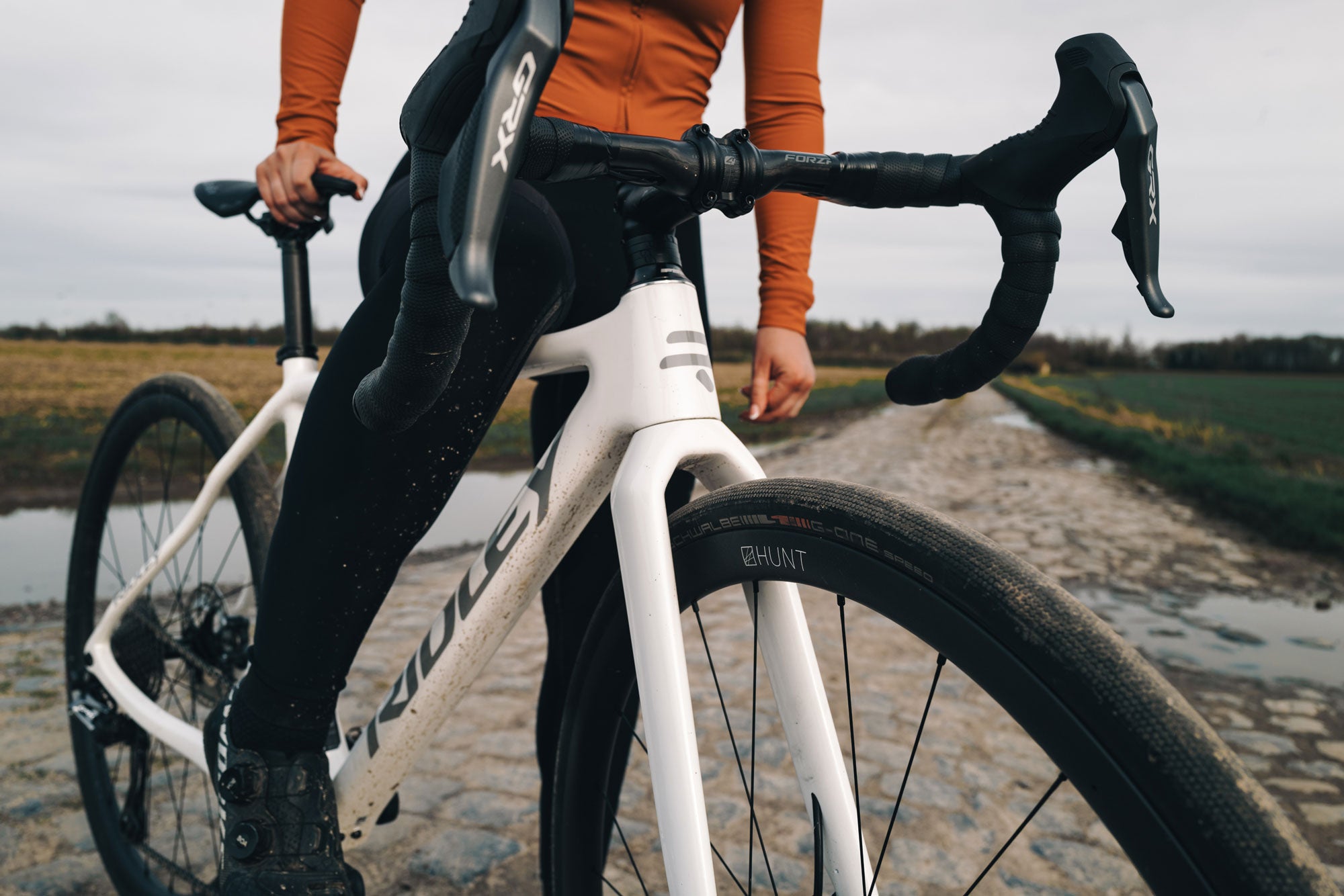 HUNT 30 Carbon Disc Wheelset - Lightweight & Durable Road Bike Wheels for Racing & Performance Cycling | IC442 | Perfect for Road Racing, Triathlons & High-Speed Training