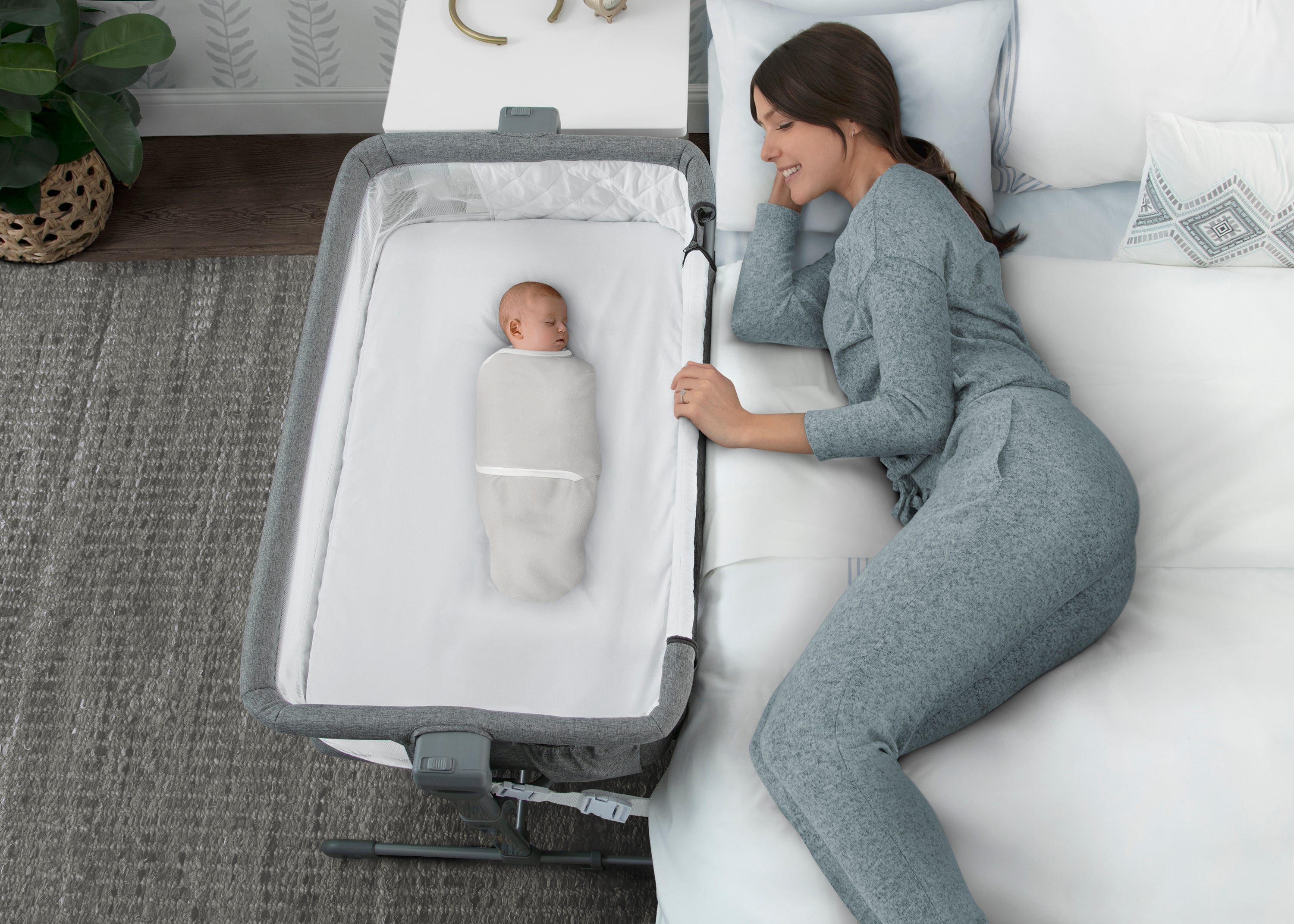 Close2Me Bedside Baby Bassinet - Portable Crib for Newborns & Infants - Adjustable Height Co-Sleeper for Safe Sleeping - Perfect for Nursery, Bedroom & Travel