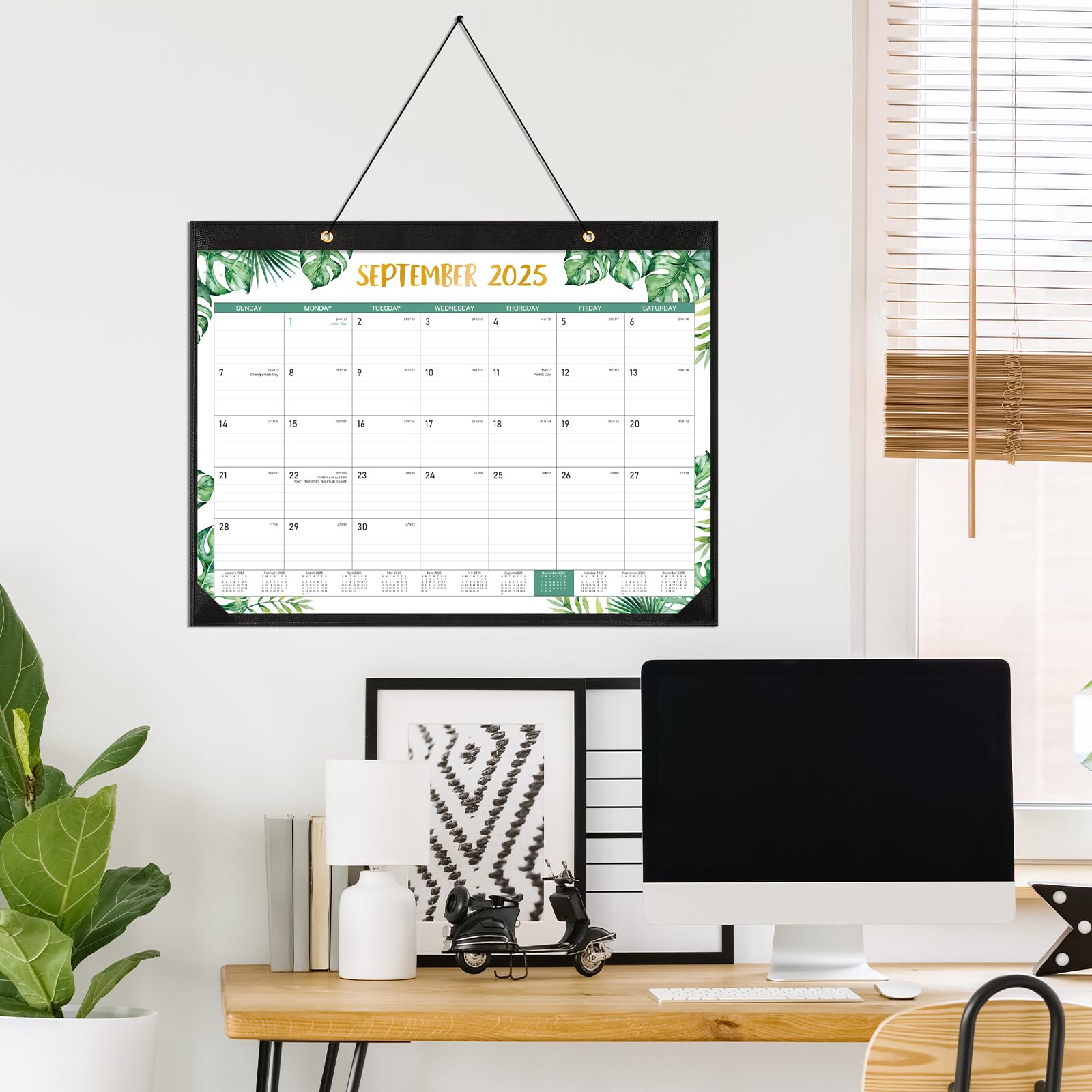 2025-2026 Large 18-Month Desk Calendar (22