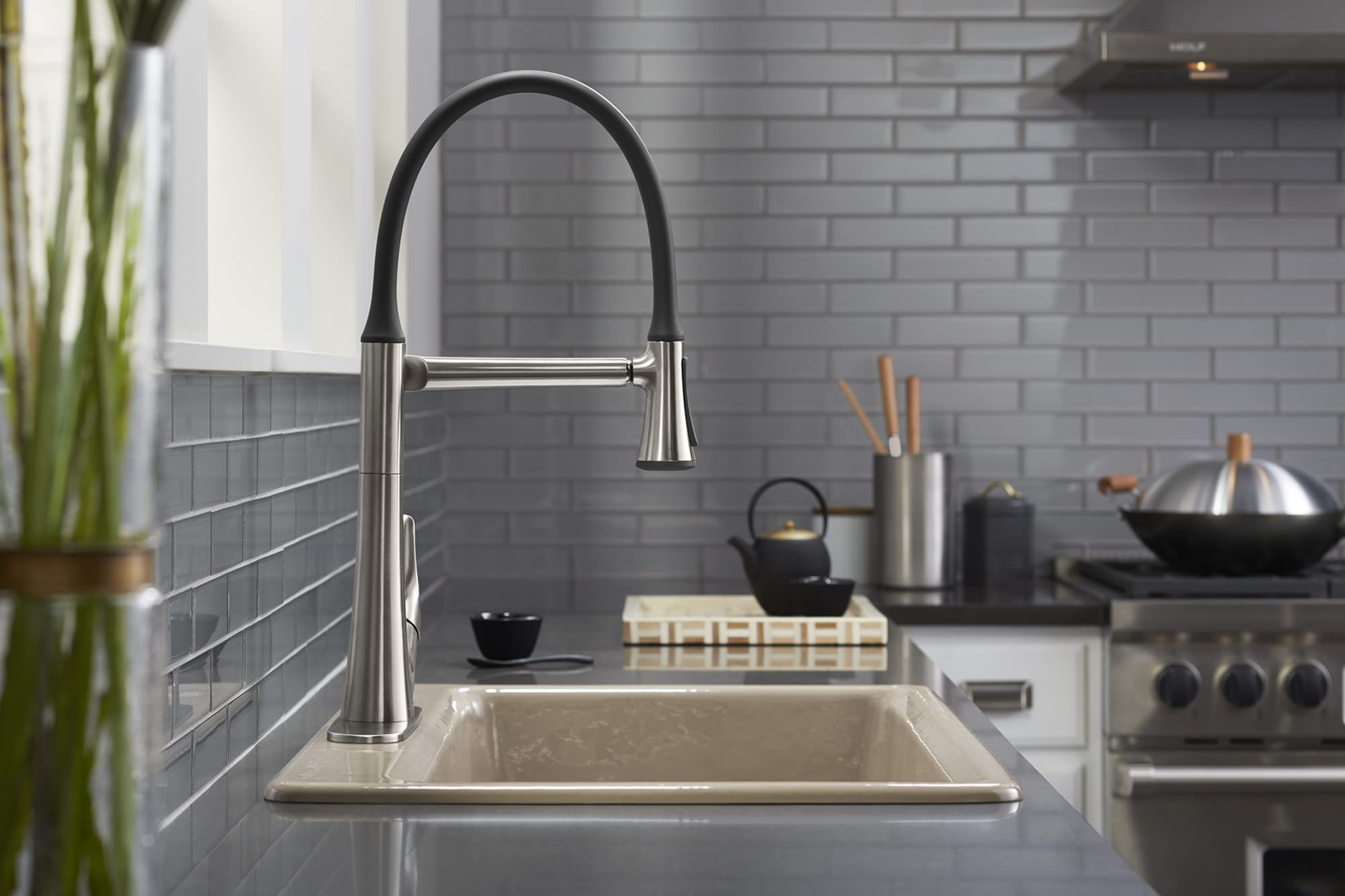 ARISE® Pull Down Kitchen Faucet with Sprayer - High Arc Brushed Nickel Modern Sink Faucet for Home & Commercial Use - Perfect for Washing Dishes, Filling Pots & Cleaning Countertops